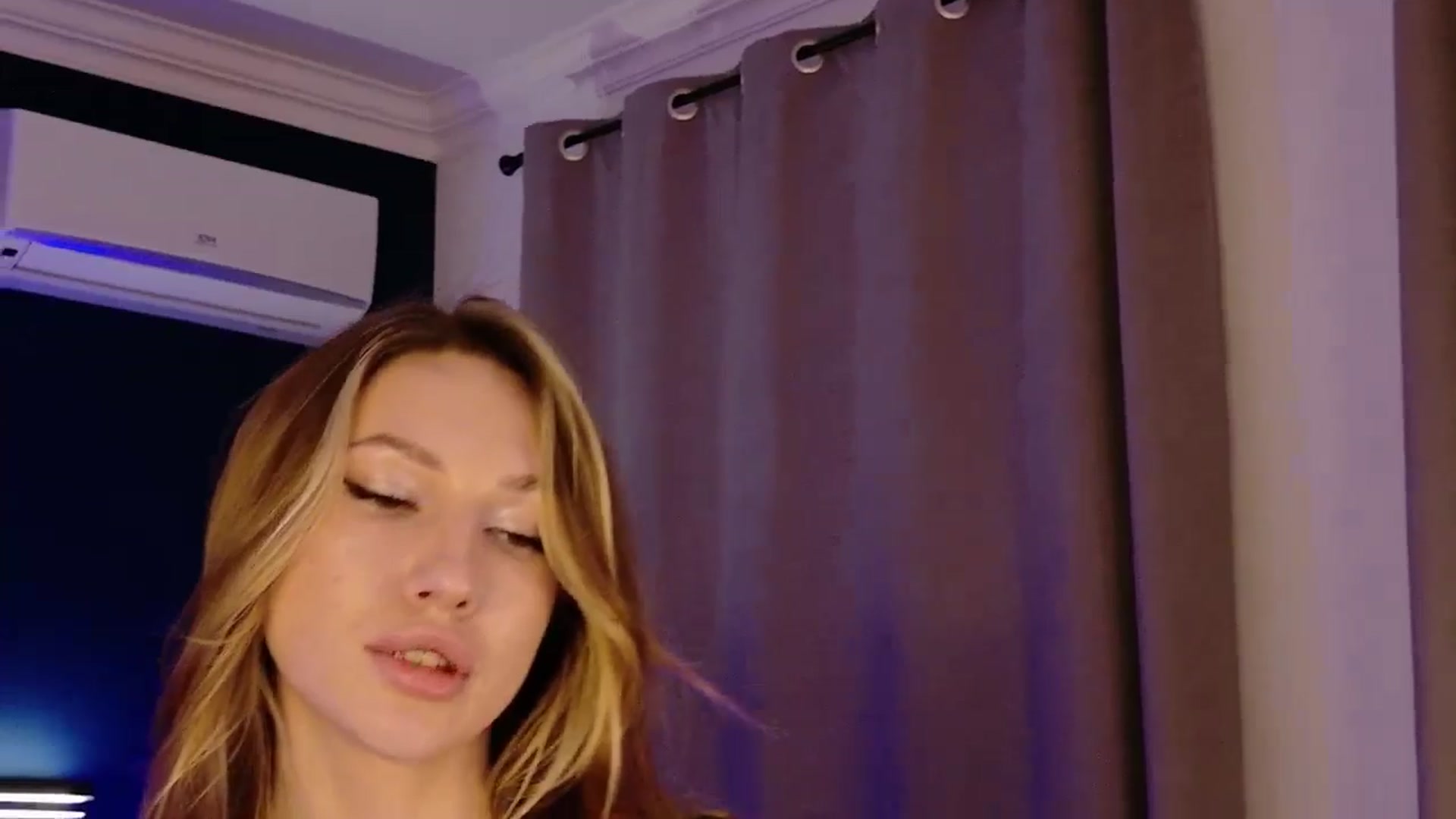 Gallery image thumbnail from LovelyGin's myfreecams stream on, 11/25/2025, 18:16 image 4 of 20