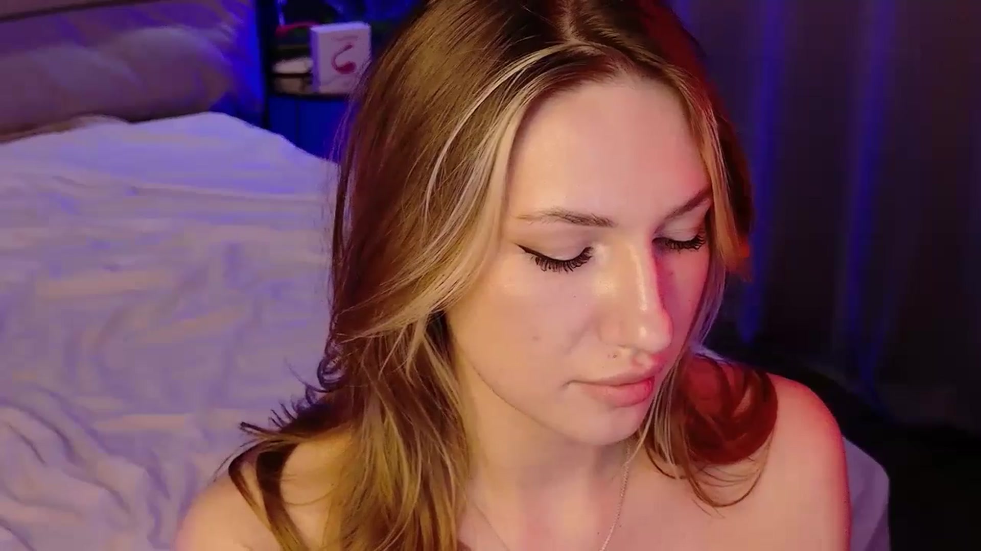 Gallery image thumbnail from LovelyGin's myfreecams stream on, 11/25/2025, 19:34 image 2 of 20