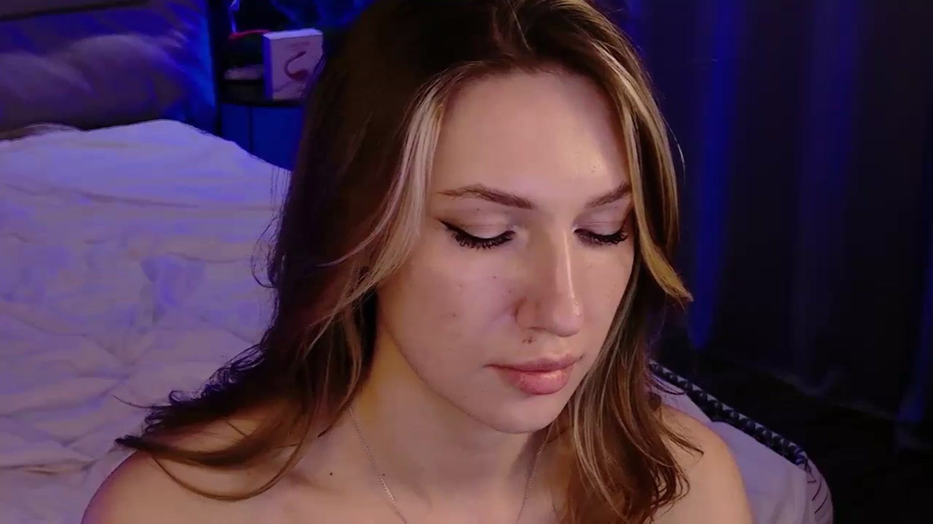 Gallery image thumbnail from LovelyGin's myfreecams stream on, 11/25/2025, 20:12 image 10 of 20