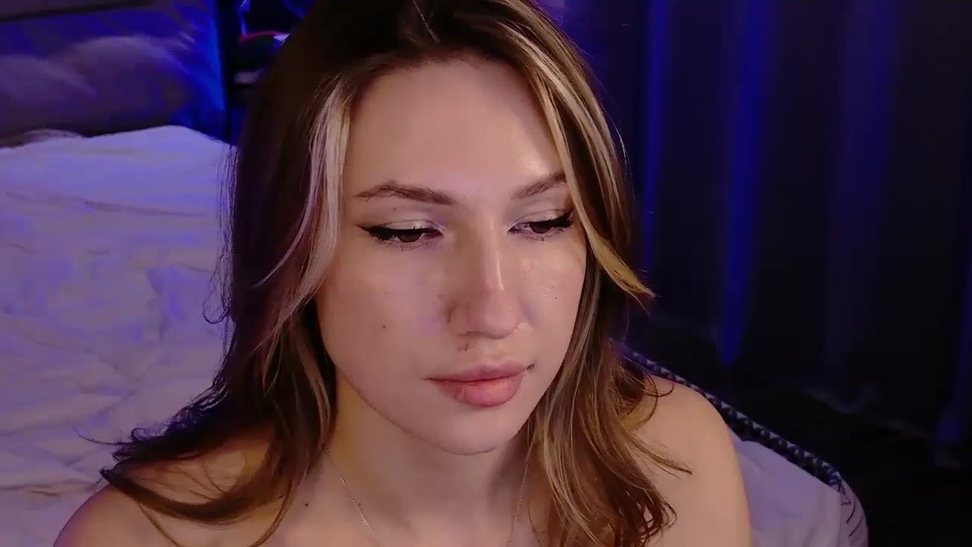 Gallery image thumbnail from LovelyGin's myfreecams stream on, 11/25/2025, 20:12 image 11 of 20
