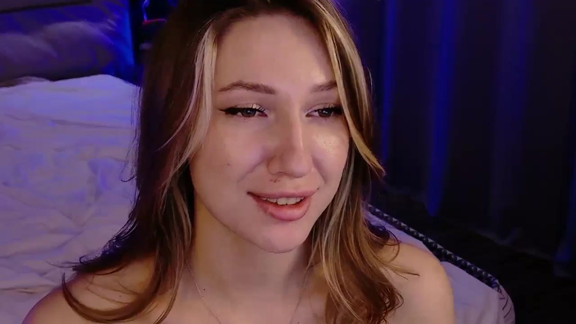 Gallery image thumbnail from LovelyGin's myfreecams stream on, 11/25/2025, 20:12 image 13 of 20