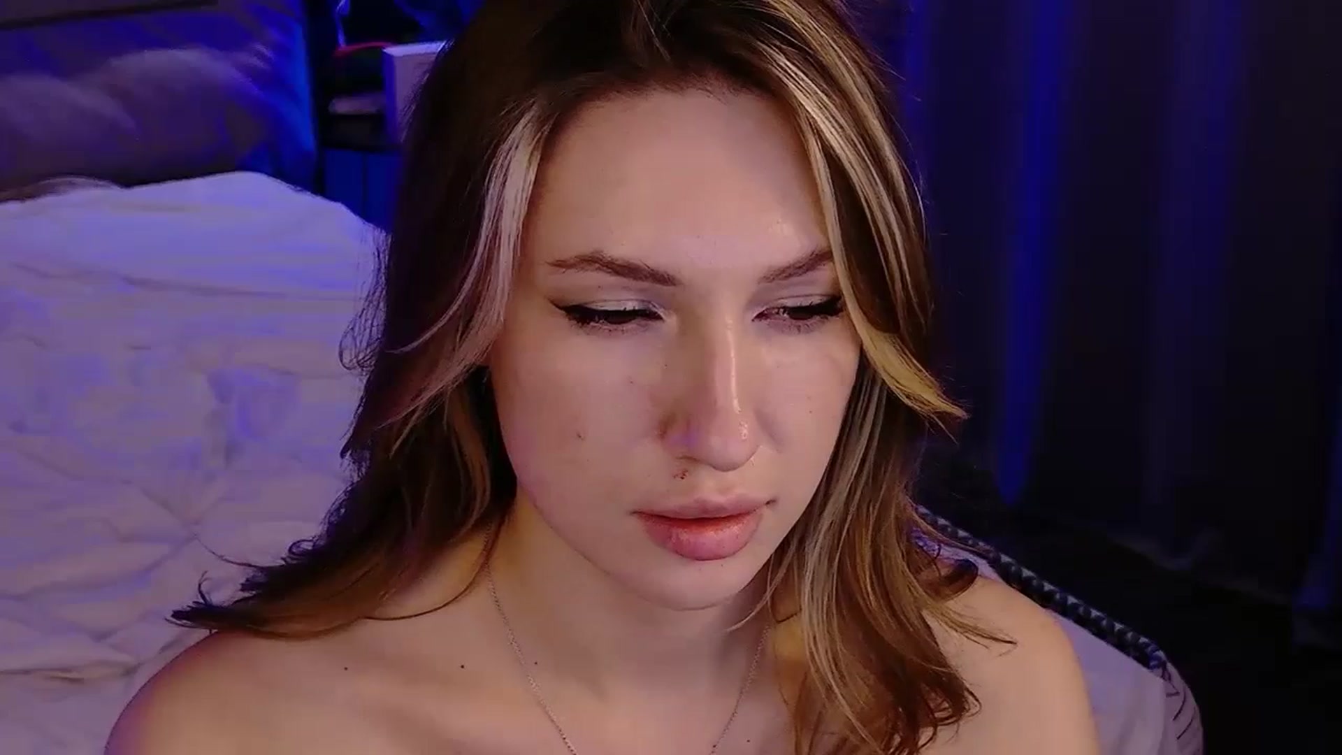 Gallery image thumbnail from LovelyGin's myfreecams stream on, 11/25/2025, 20:12 image 8 of 20