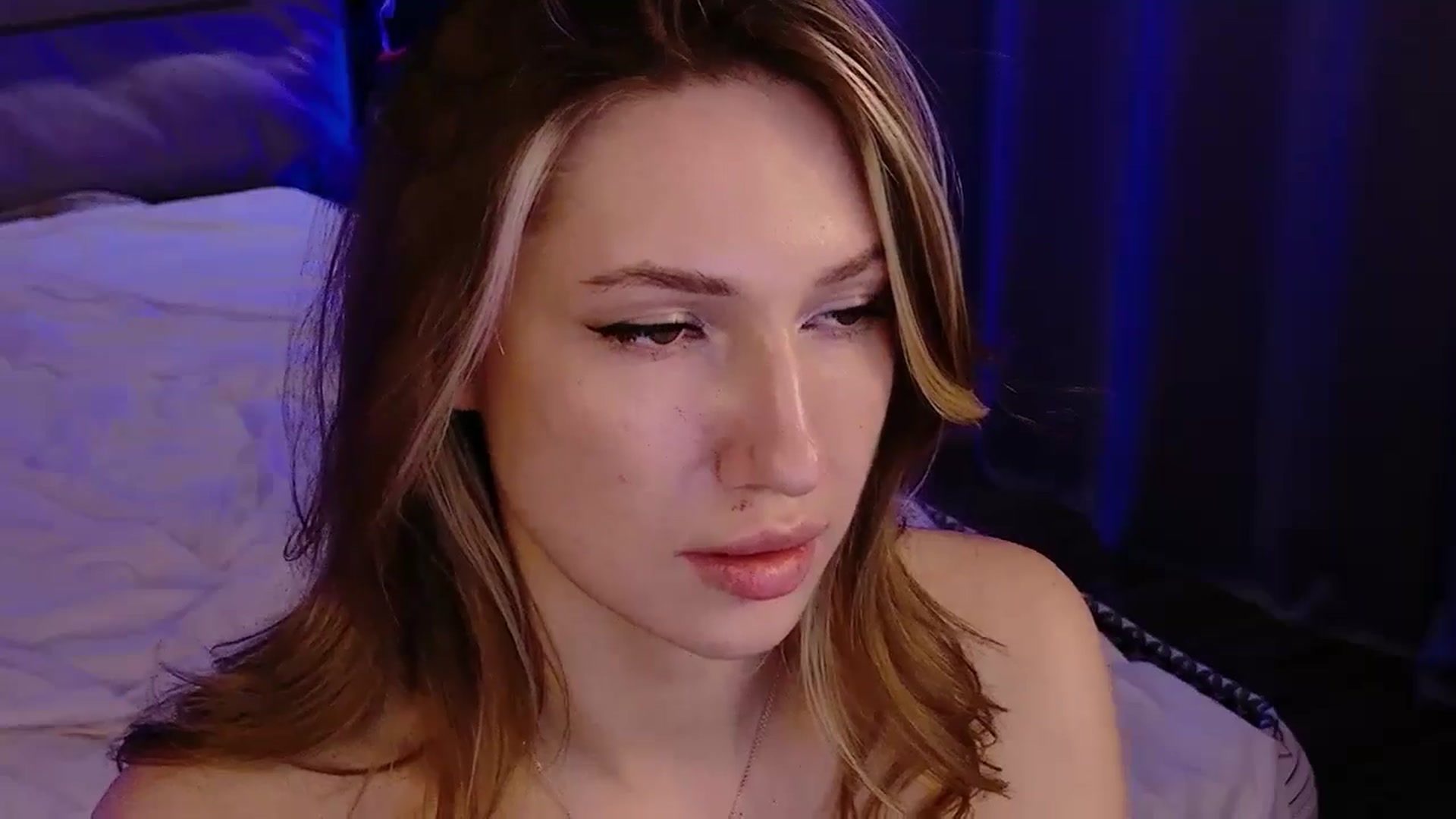 Gallery image thumbnail from LovelyGin's myfreecams stream on, 11/25/2025, 20:12 image 5 of 20