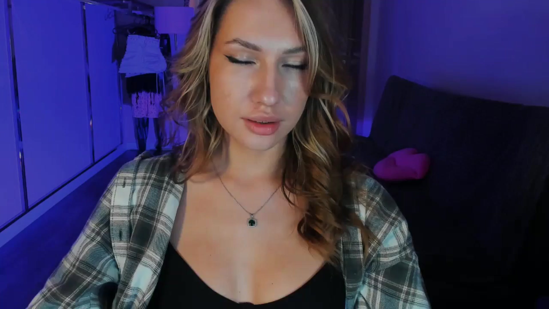 Gallery image thumbnail from LovelyGin's myfreecams stream on, 11/26/2025, 09:44 image 14 of 20