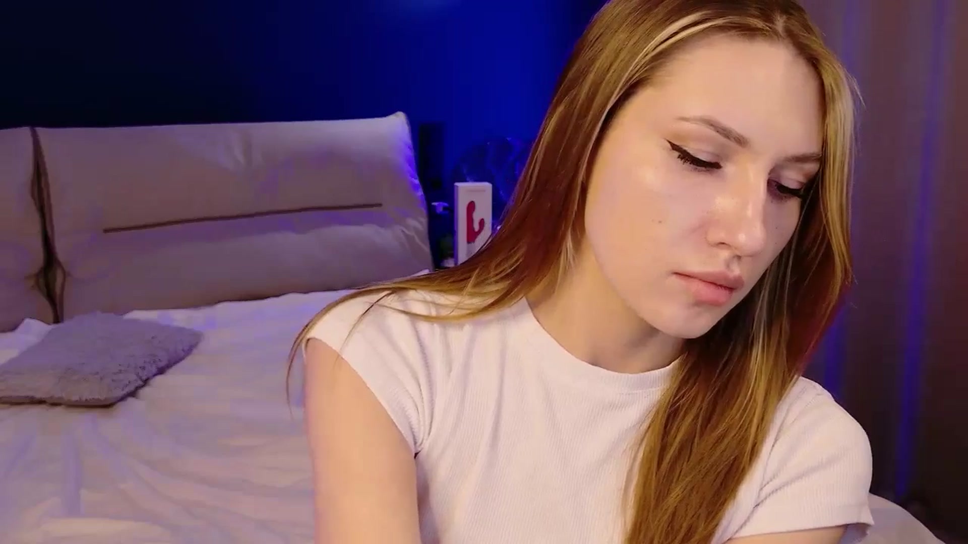 Gallery image thumbnail from LovelyGin's myfreecams stream on, 11/27/2025, 18:22 image 3 of 20