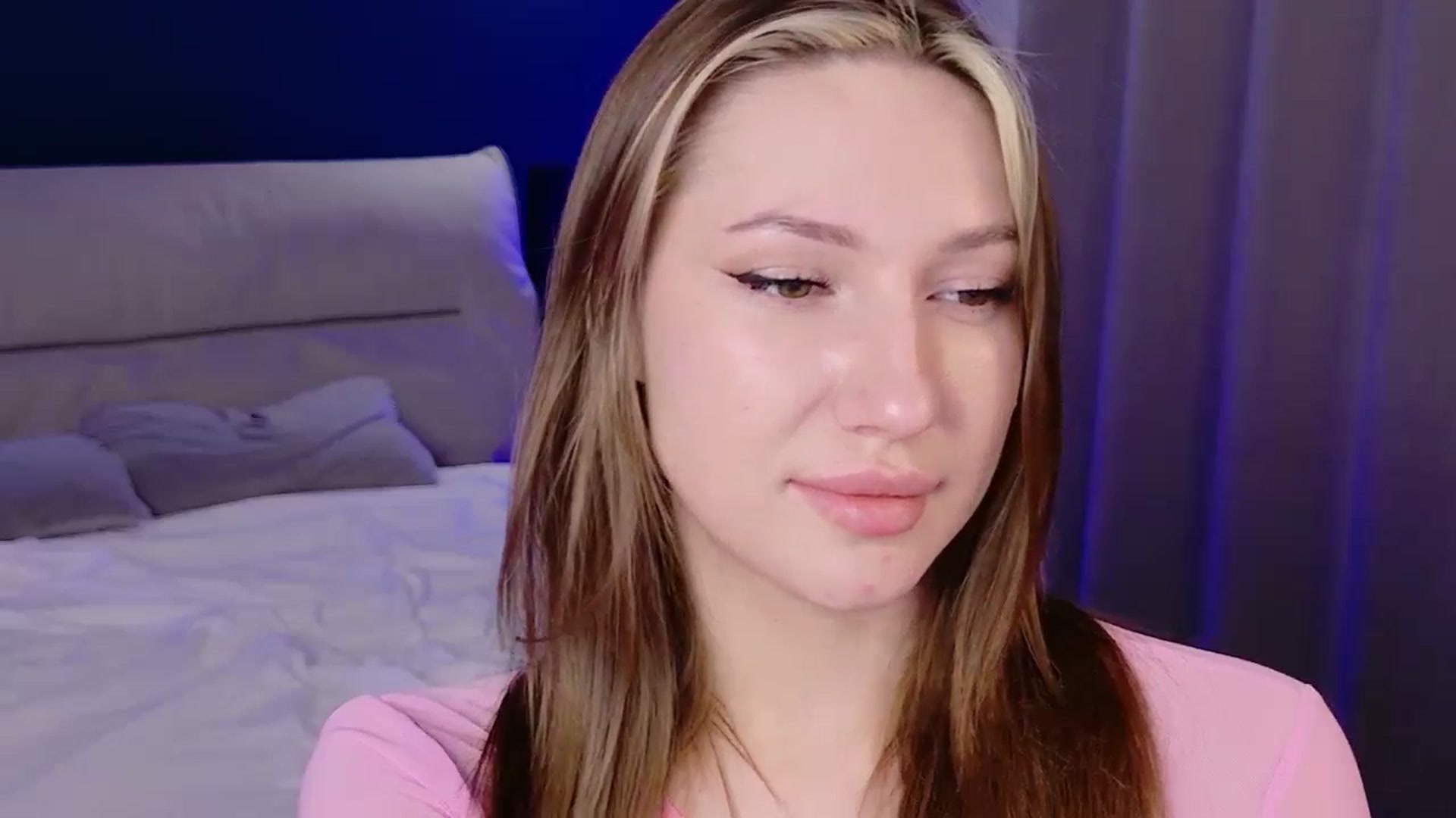 Gallery image thumbnail from LovelyGin's myfreecams stream on, 12/01/2025, 15:31 image 3 of 20