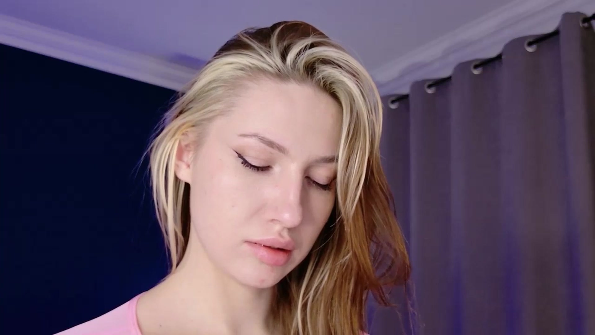 Gallery image thumbnail from LovelyGin's myfreecams stream on, 12/01/2025, 17:16 image 12 of 20