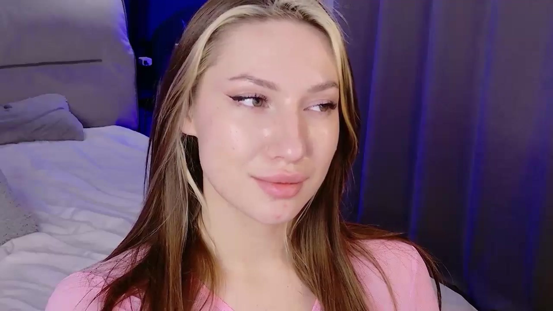Gallery image thumbnail from LovelyGin's myfreecams stream on, 12/01/2025, 17:16 image 4 of 20