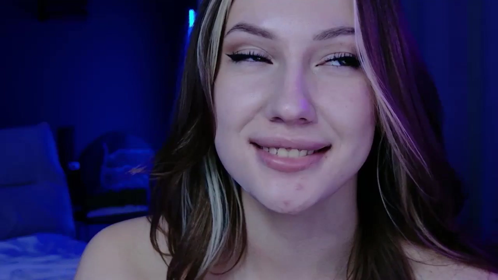 Gallery image thumbnail from LovelyGin's myfreecams stream on, 12/02/2025, 17:06 image 6 of 20