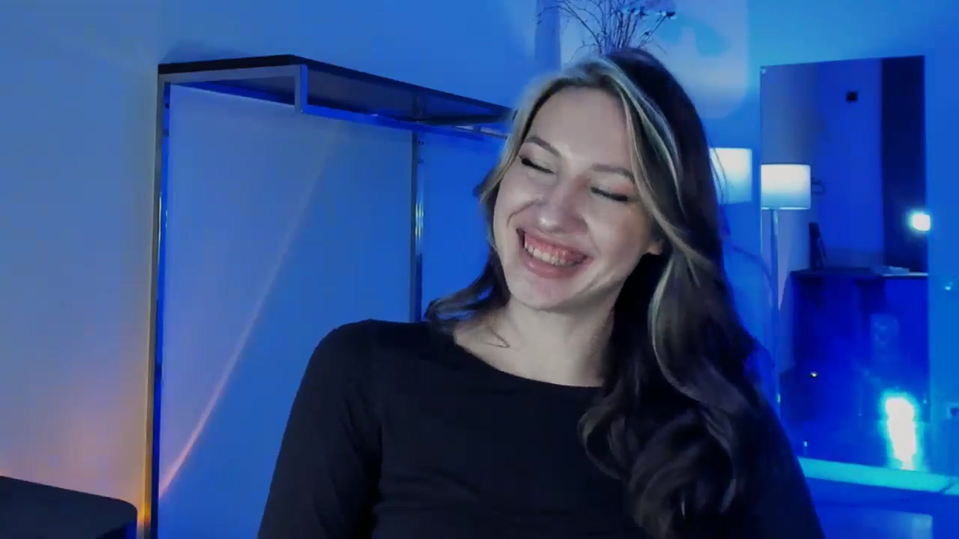 Gallery image thumbnail from LovelyGin's myfreecams stream on, 12/03/2025, 16:37 image 4 of 20