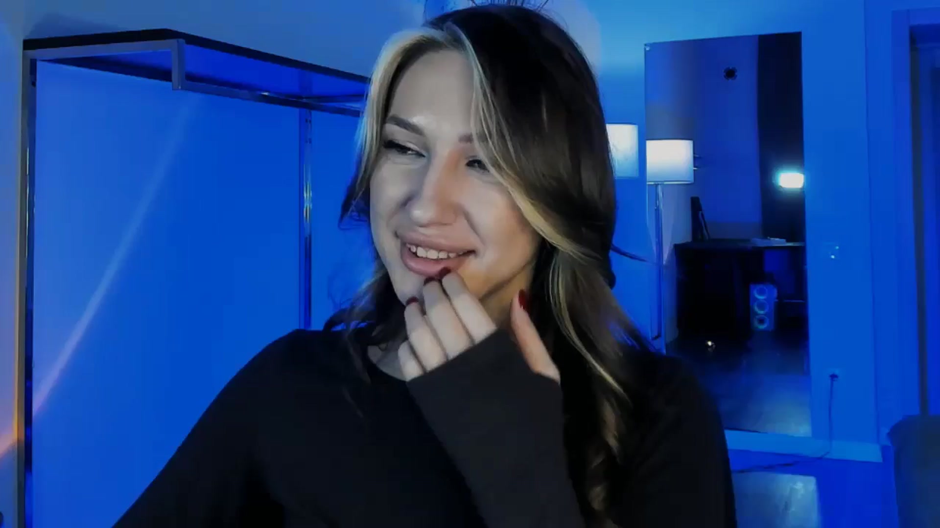 Gallery image thumbnail from LovelyGin's myfreecams stream on, 12/03/2025, 16:37 image 1 of 20