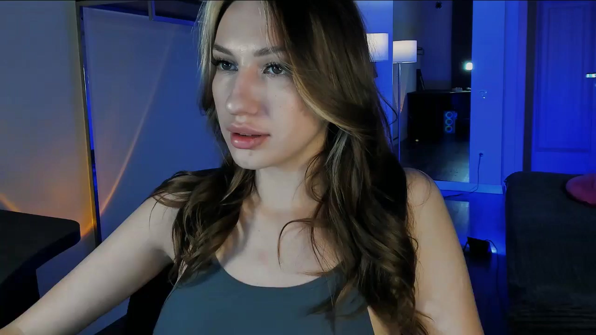 Gallery image thumbnail from LovelyGin's myfreecams stream on, 12/03/2025, 16:37 image 15 of 20