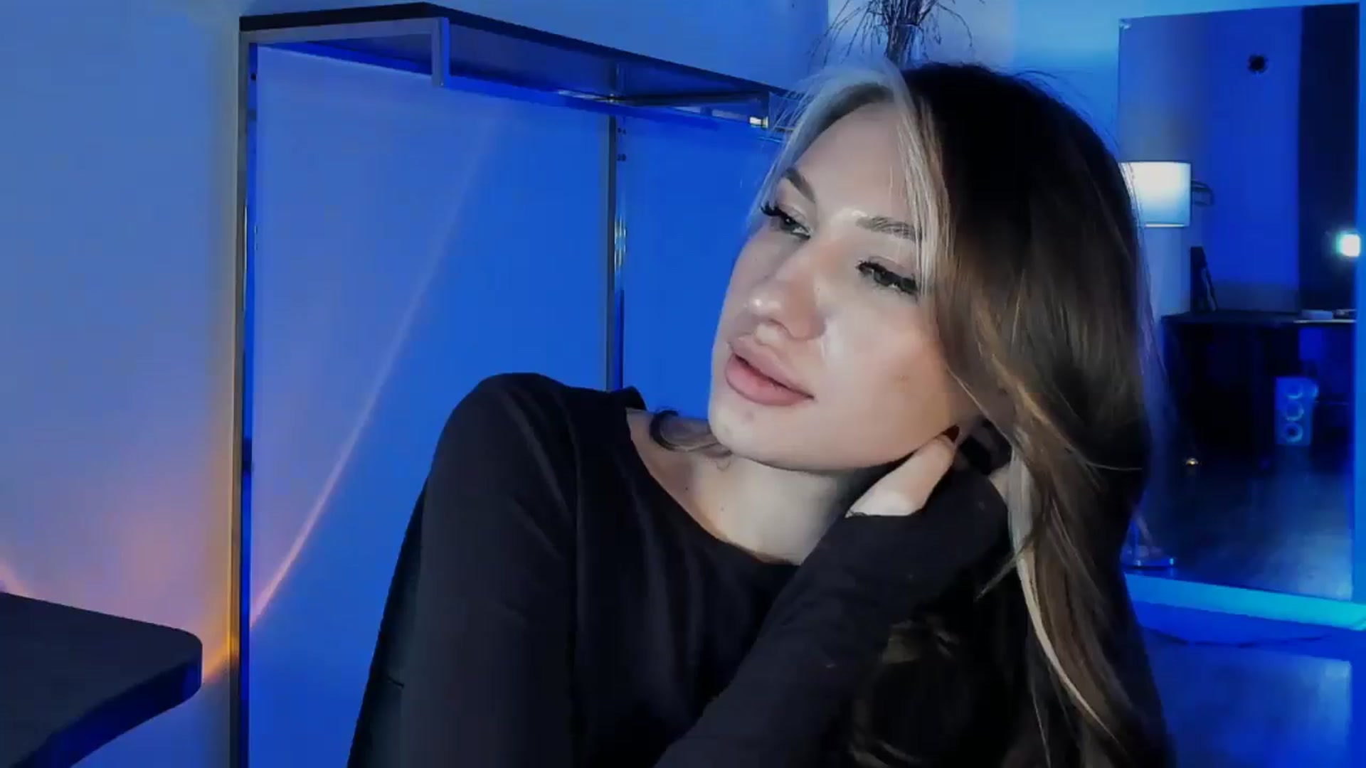 Gallery image thumbnail from LovelyGin's myfreecams stream on, 12/03/2025, 16:37 image 9 of 20