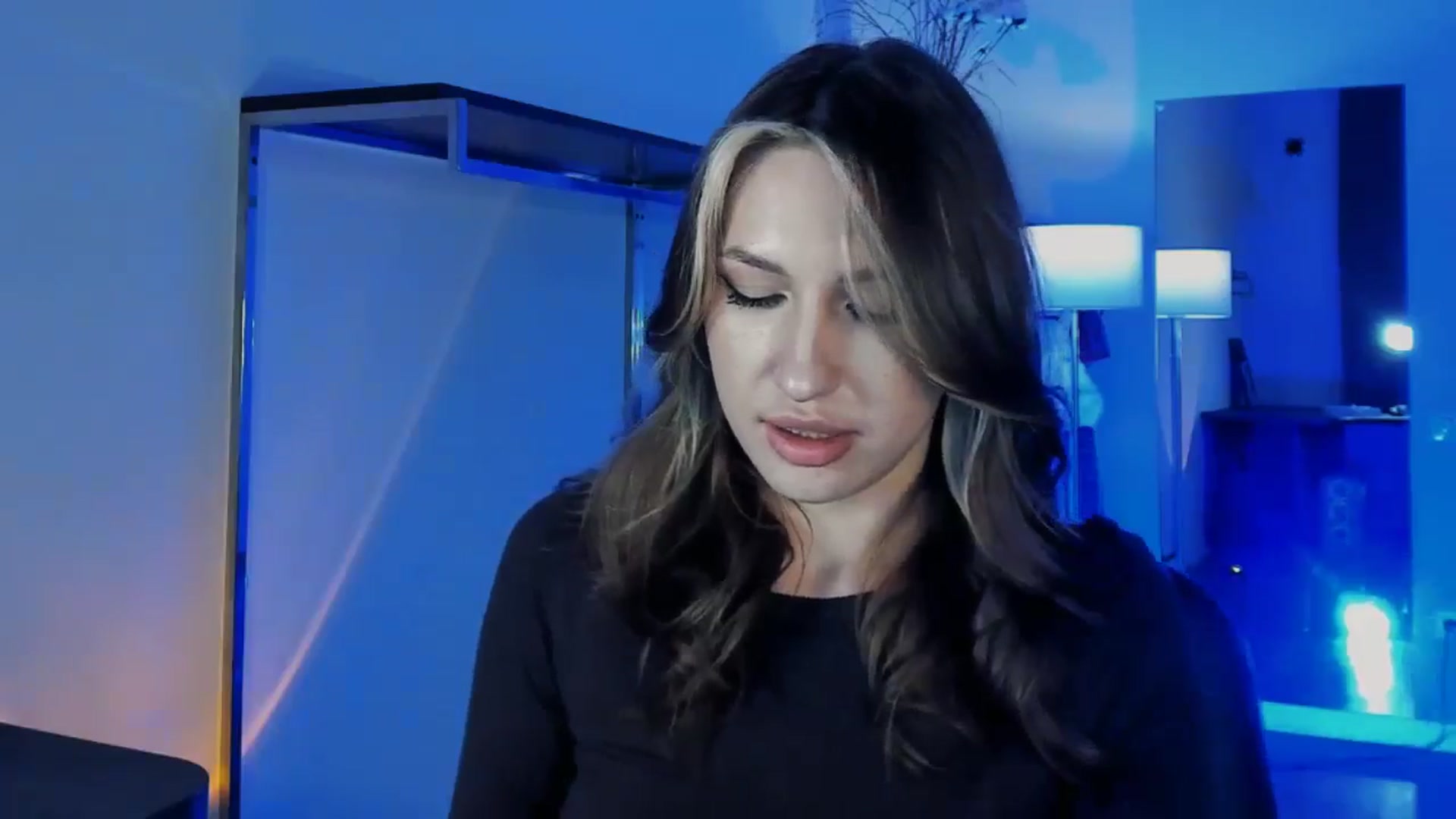 Gallery image thumbnail from LovelyGin's myfreecams stream on, 12/03/2025, 16:37 image 6 of 20