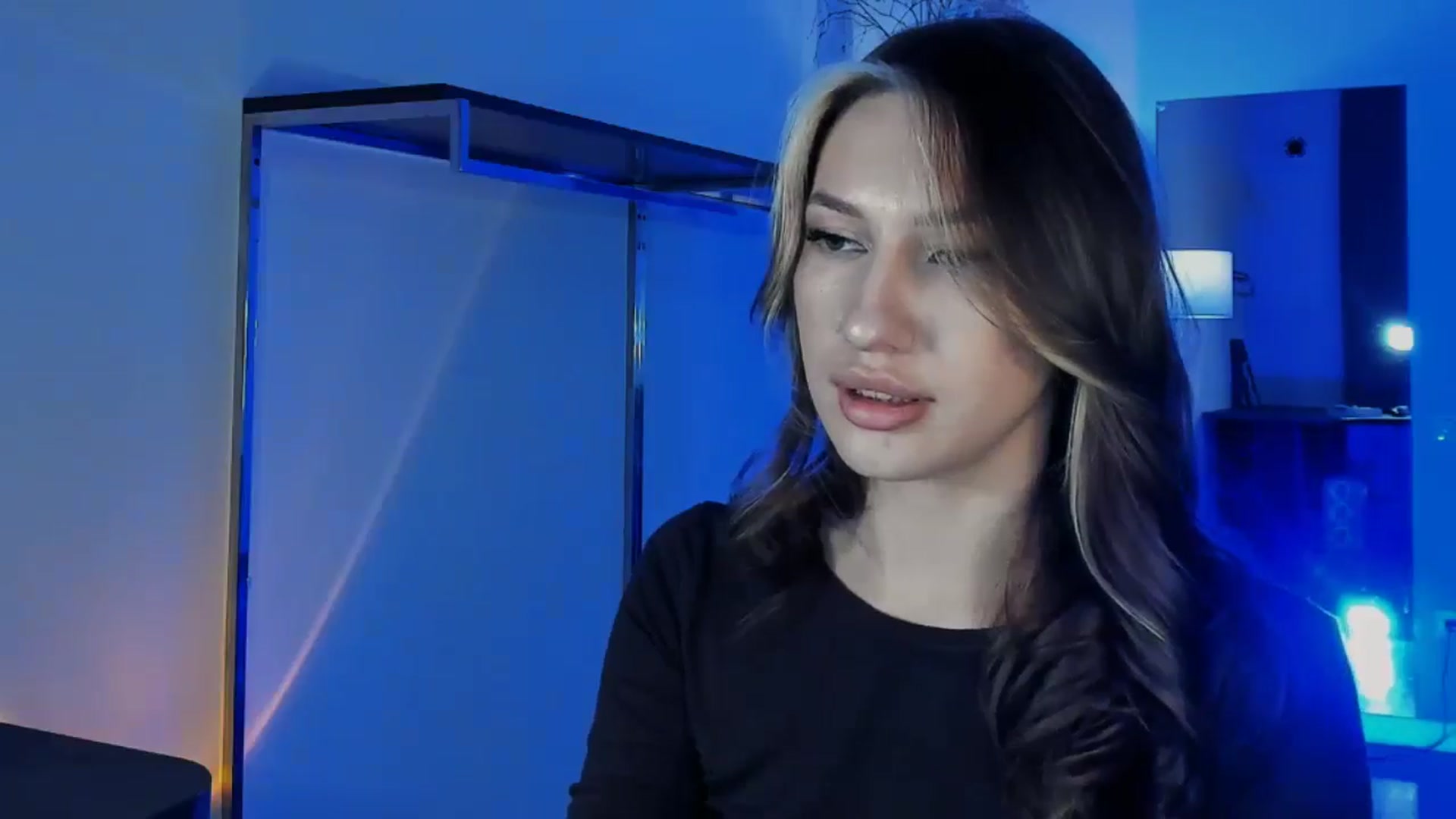Gallery image thumbnail from LovelyGin's myfreecams stream on, 12/03/2025, 16:37 image 5 of 20