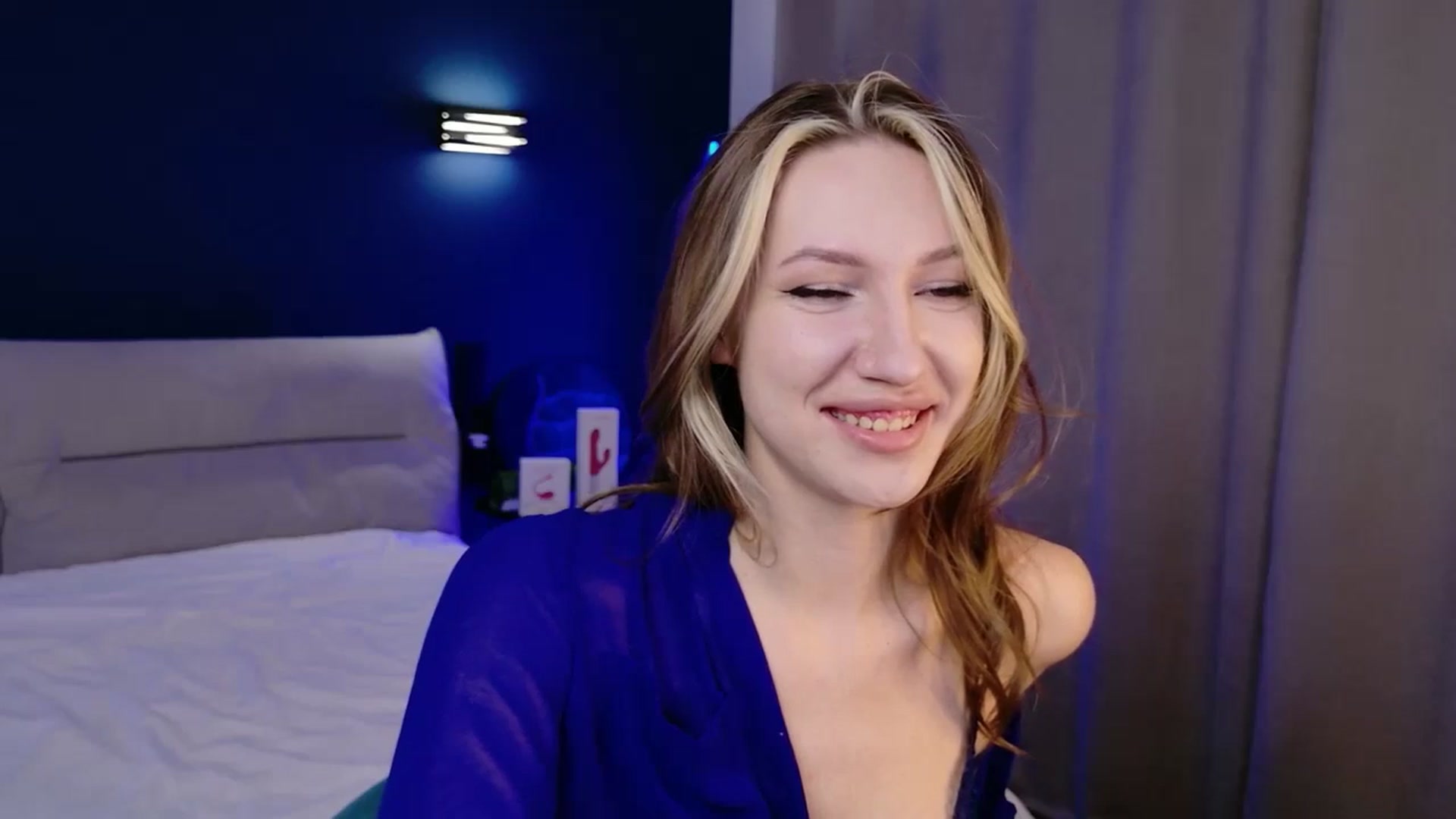 Gallery image thumbnail from LovelyGin's myfreecams stream on, 12/04/2025, 15:53 image 12 of 20