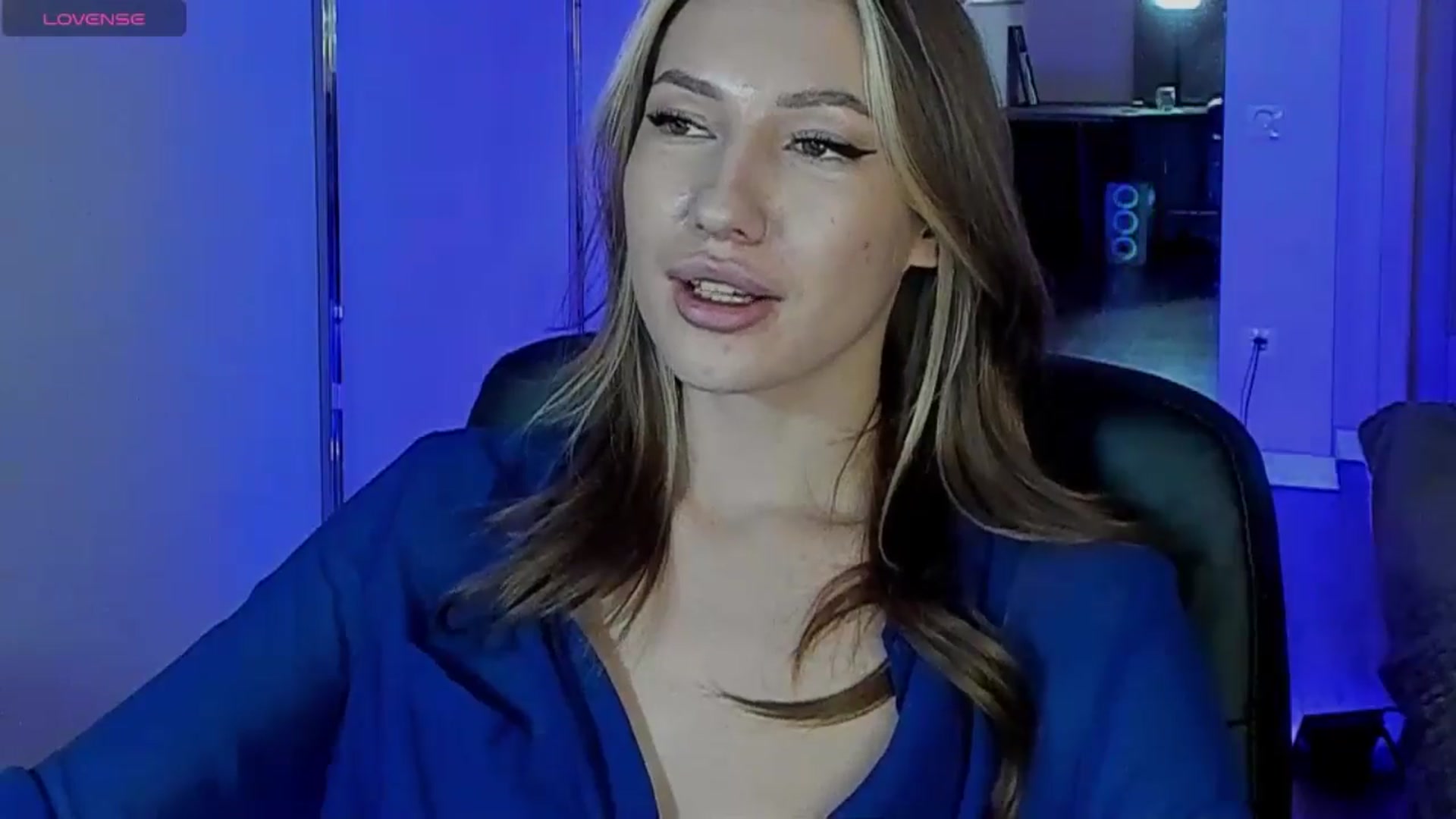 Gallery image thumbnail from LovelyGin's myfreecams stream on, 12/05/2025, 16:14 image 17 of 20