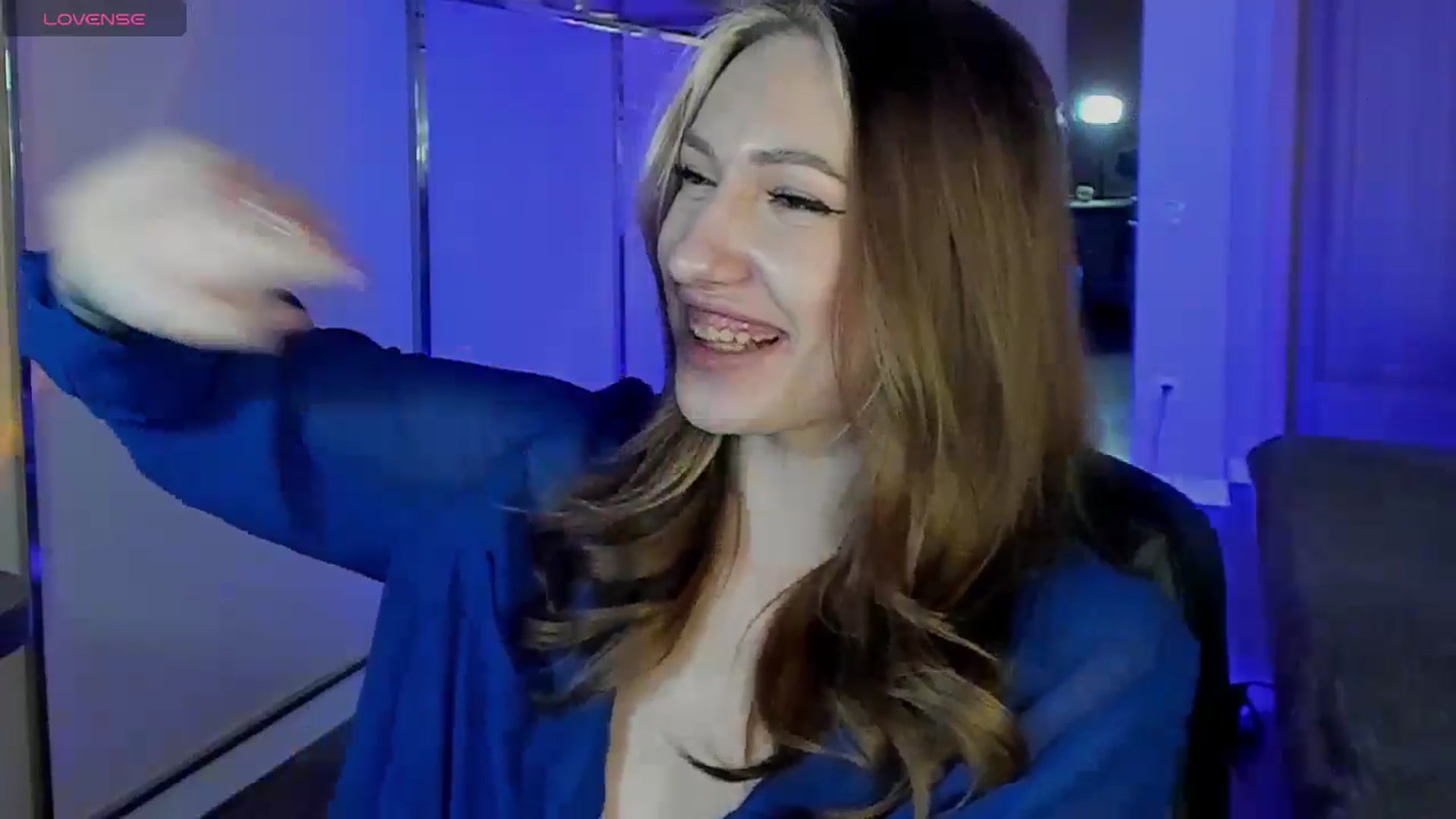Gallery image thumbnail from LovelyGin's myfreecams stream on, 12/05/2025, 16:14 image 13 of 20