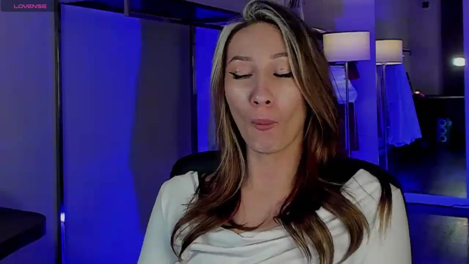 Gallery image thumbnail from LovelyGin's myfreecams stream on, 12/05/2025, 20:26 image 14 of 20