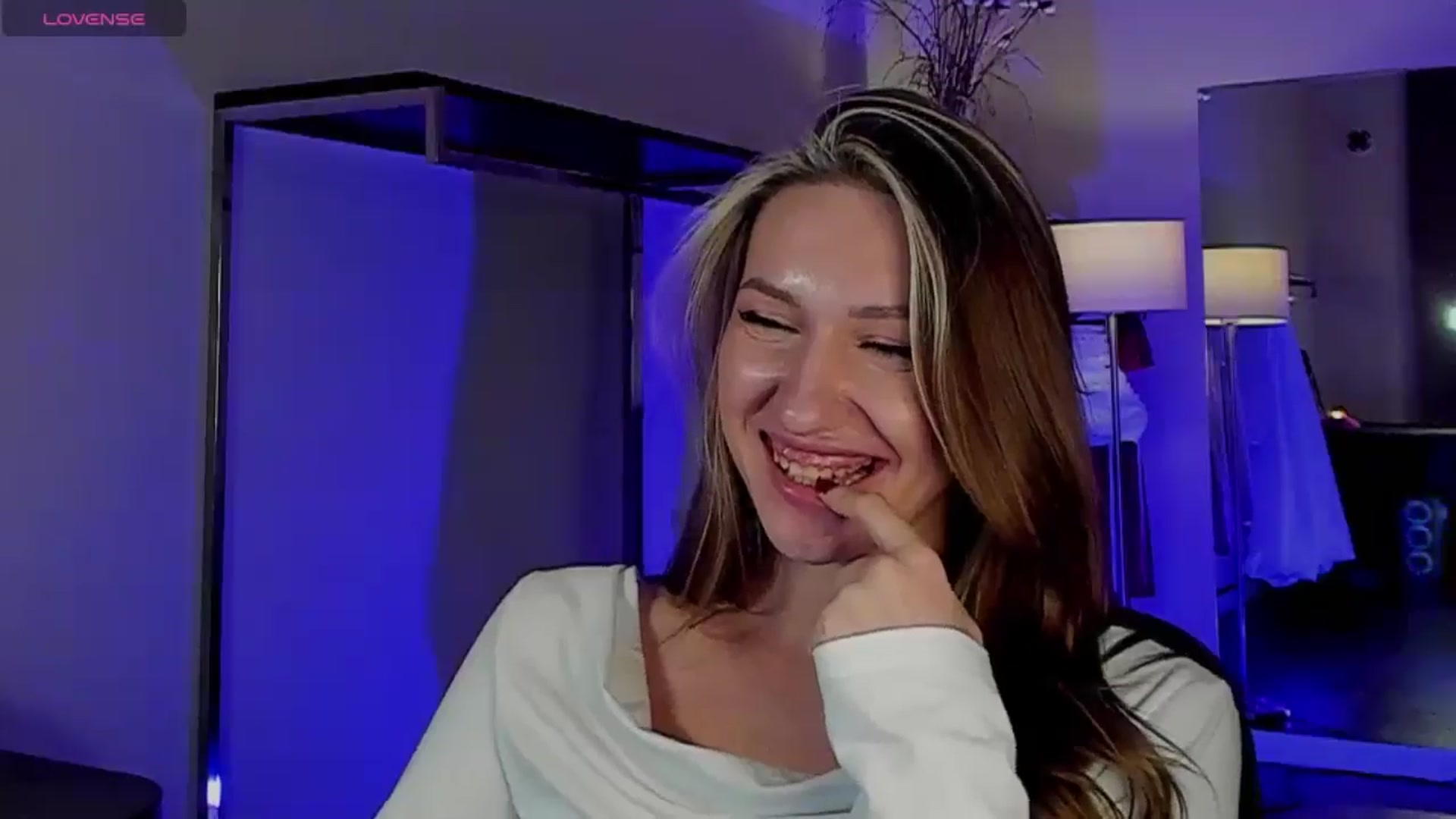 Gallery image thumbnail from LovelyGin's myfreecams stream on, 12/05/2025, 20:26 image 7 of 20