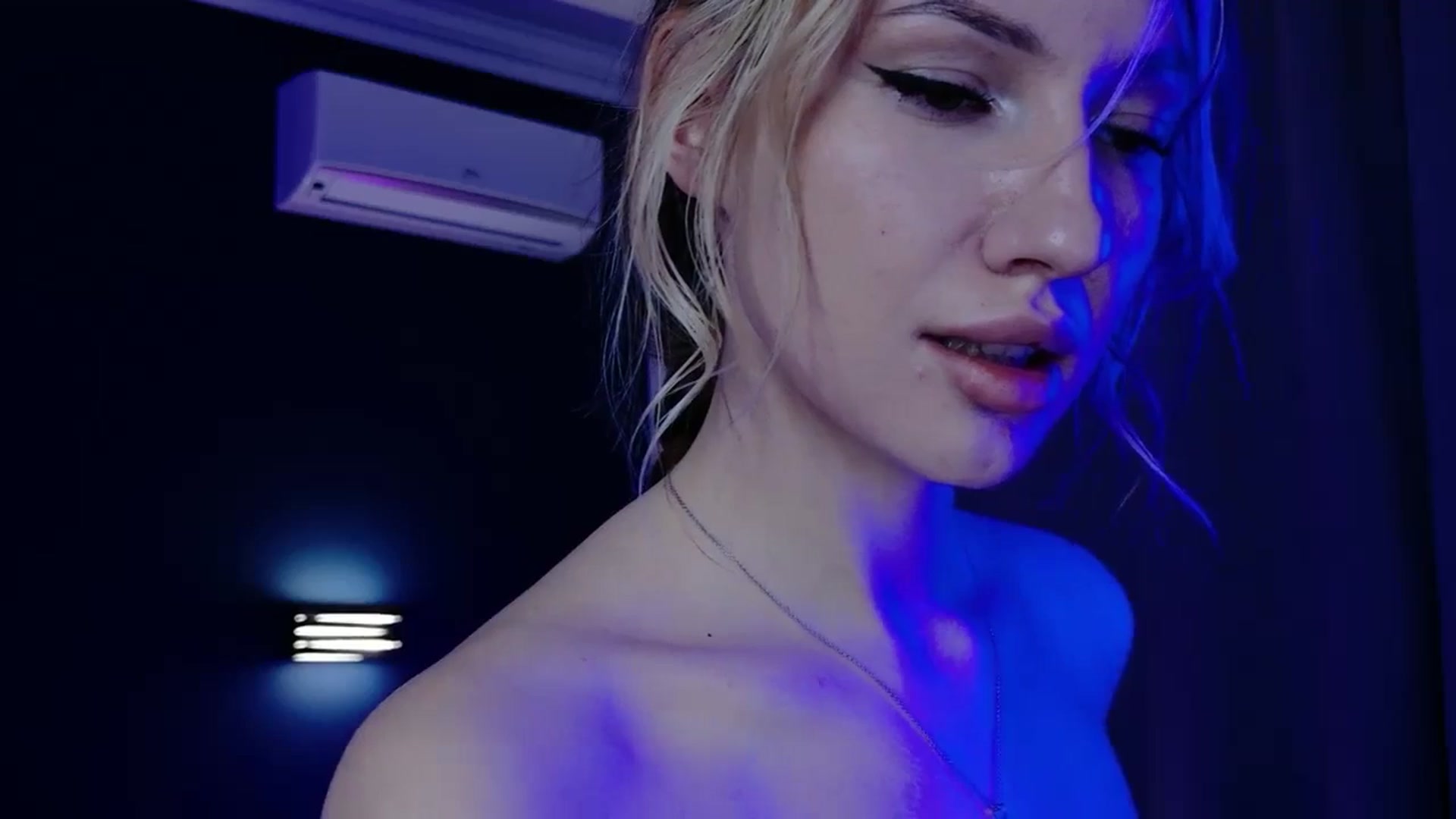 Gallery image thumbnail from LovelyGin's myfreecams stream on, 12/08/2025, 15:40 image 9 of 20