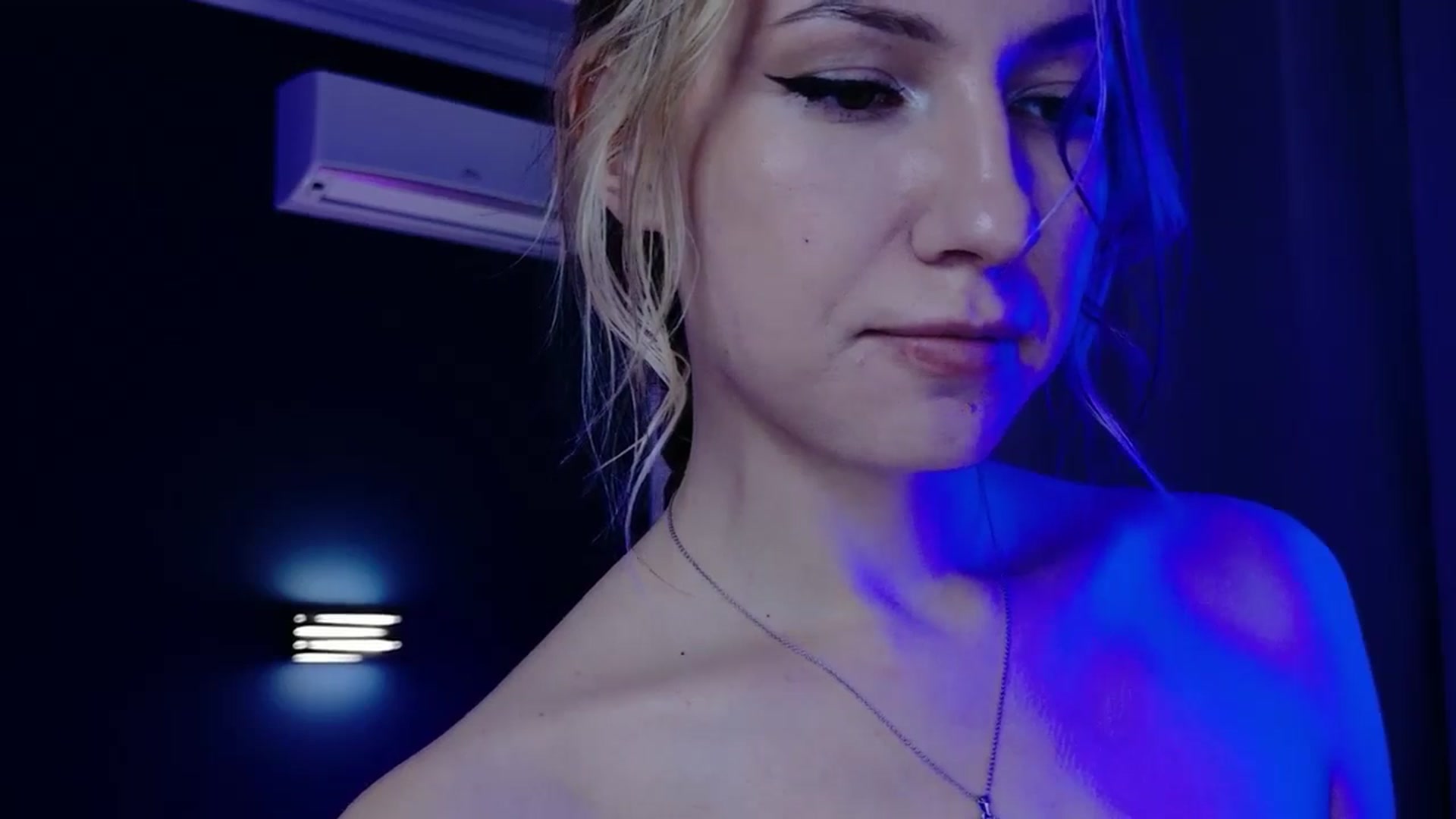 Gallery image thumbnail from LovelyGin's myfreecams stream on, 12/08/2025, 15:40 image 20 of 20
