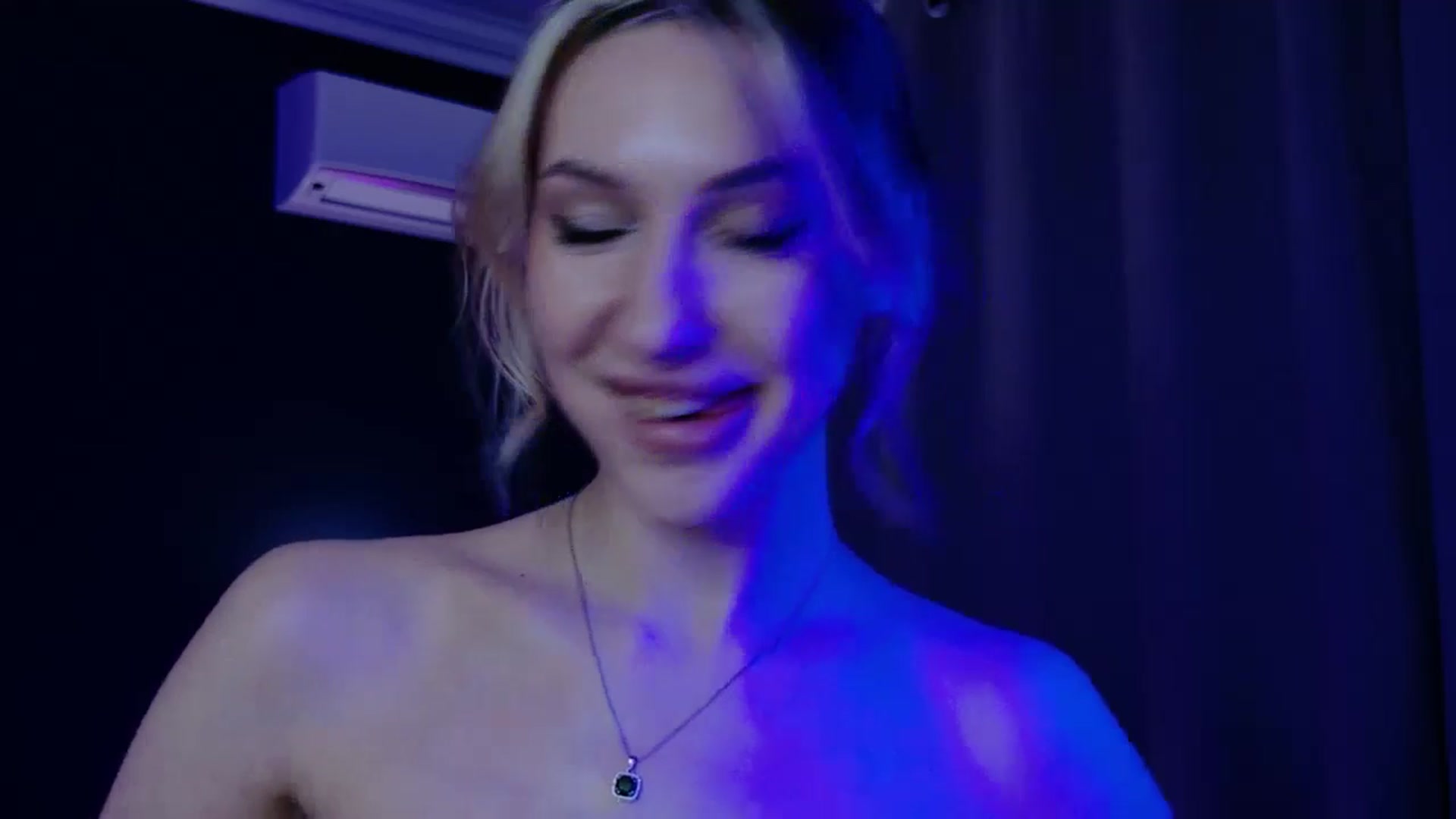 Gallery image thumbnail from LovelyGin's myfreecams stream on, 12/08/2025, 15:40 image 5 of 20
