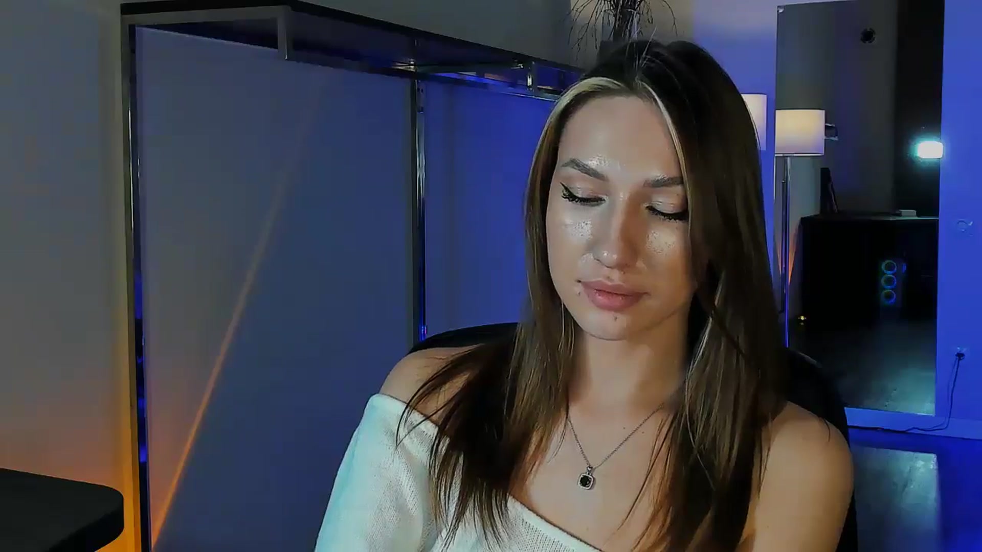 Gallery image thumbnail from LovelyGin's myfreecams stream on, 12/09/2025, 17:07 image 9 of 20