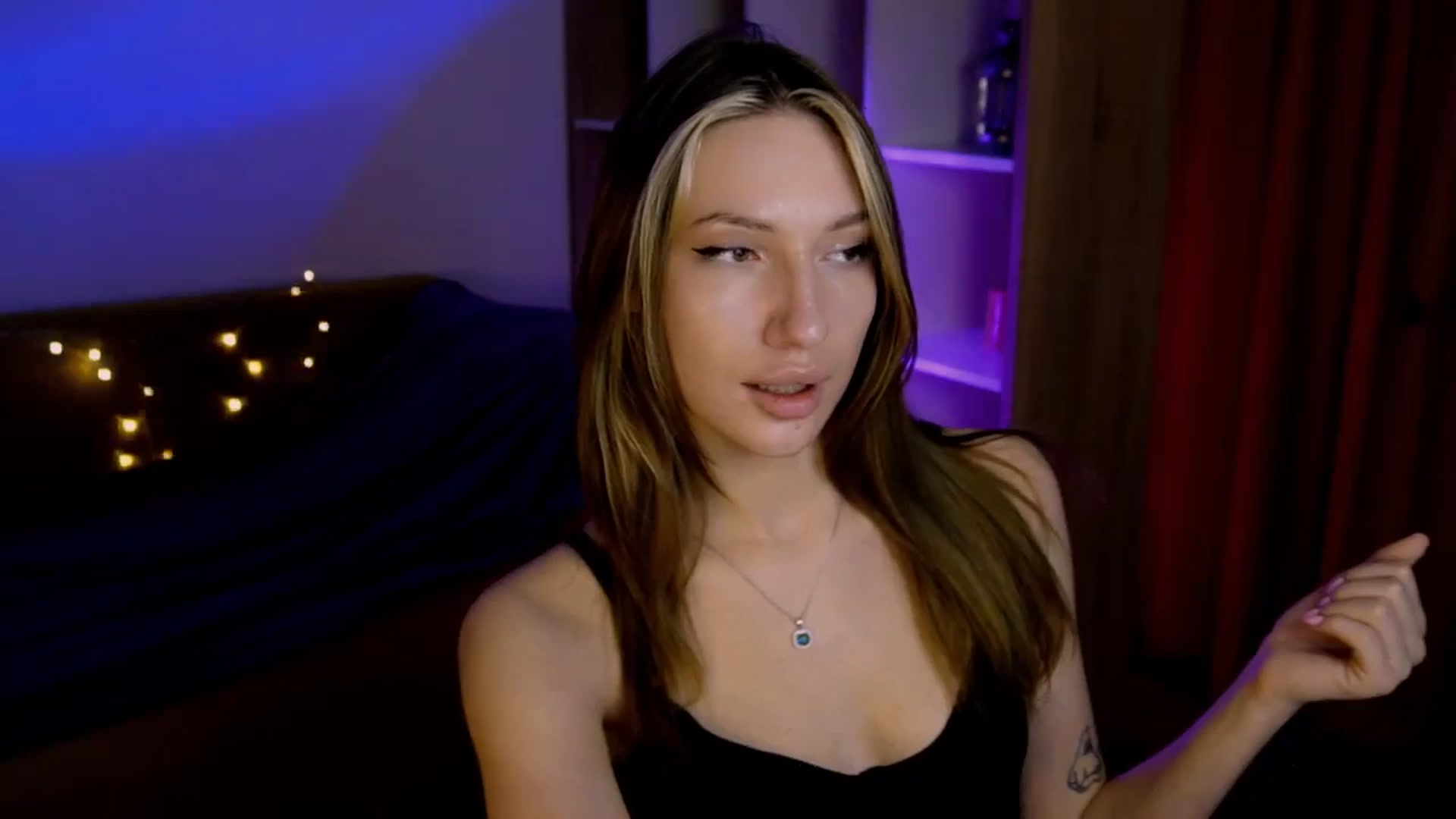 Gallery image thumbnail from LovelyGin's myfreecams stream on, 12/11/2025, 17:00 image 9 of 20