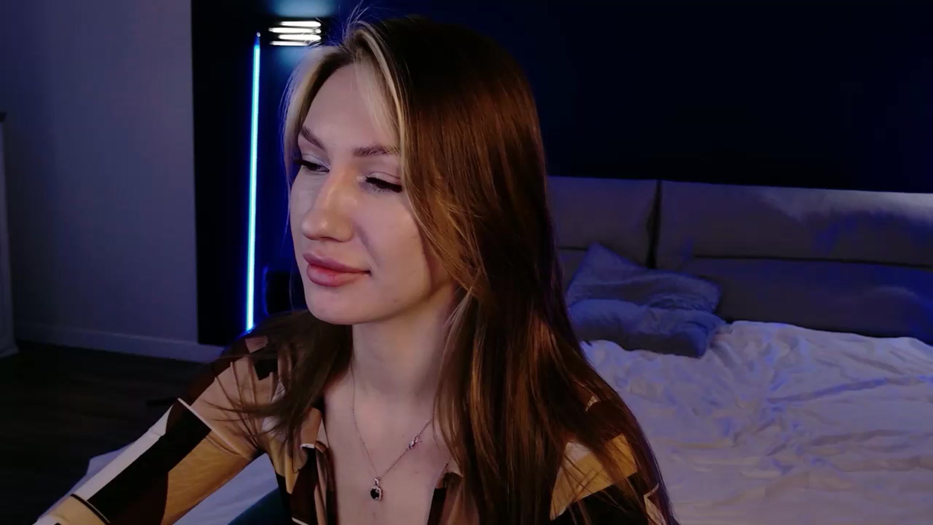 Gallery image thumbnail from LovelyGin's myfreecams stream on, 12/15/2025, 15:39 image 9 of 20