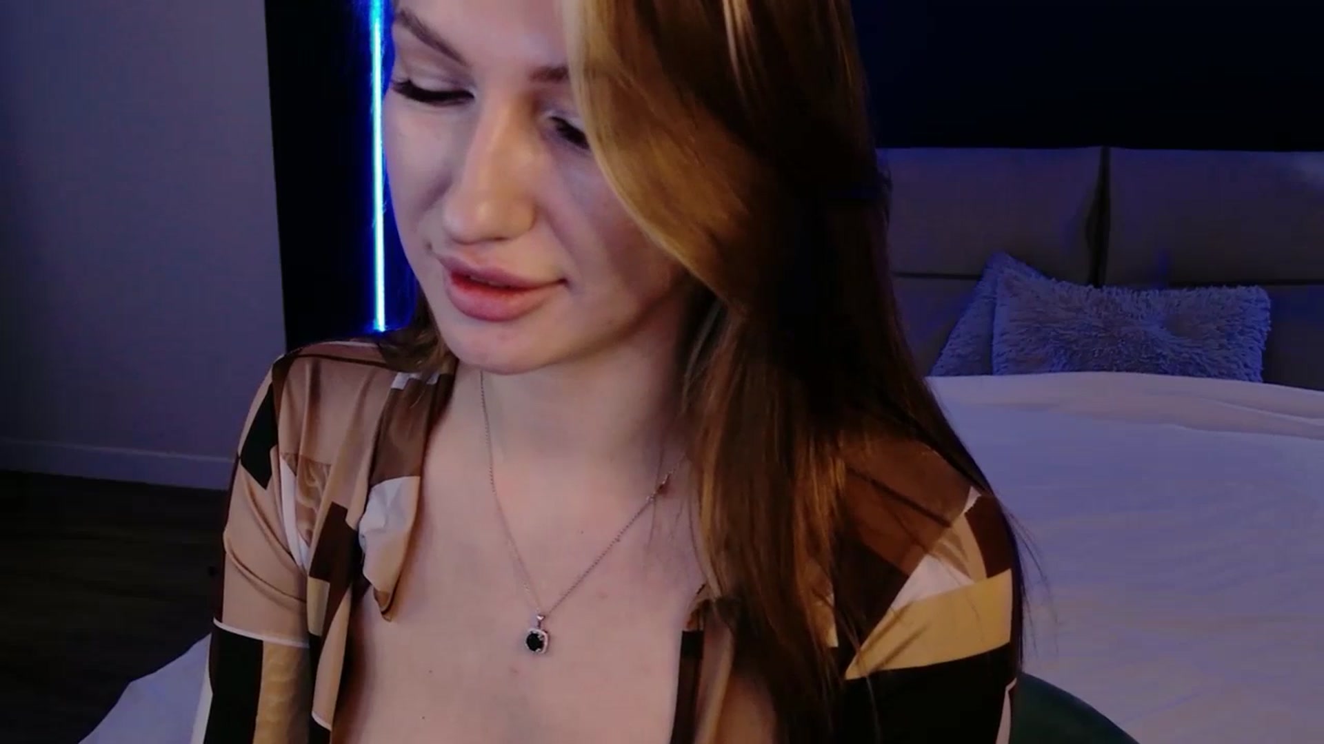 Gallery image thumbnail from LovelyGin's myfreecams stream on, 12/15/2025, 15:39 image 5 of 20