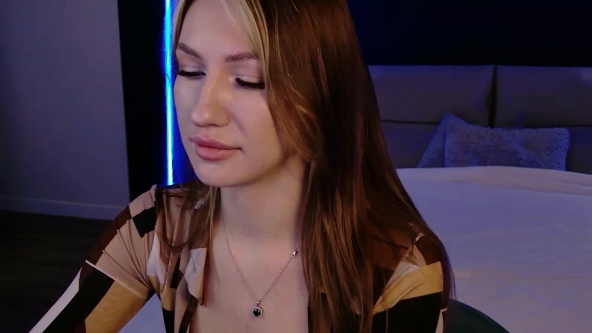 Gallery image thumbnail from LovelyGin's myfreecams stream on, 12/15/2025, 15:39 image 6 of 20