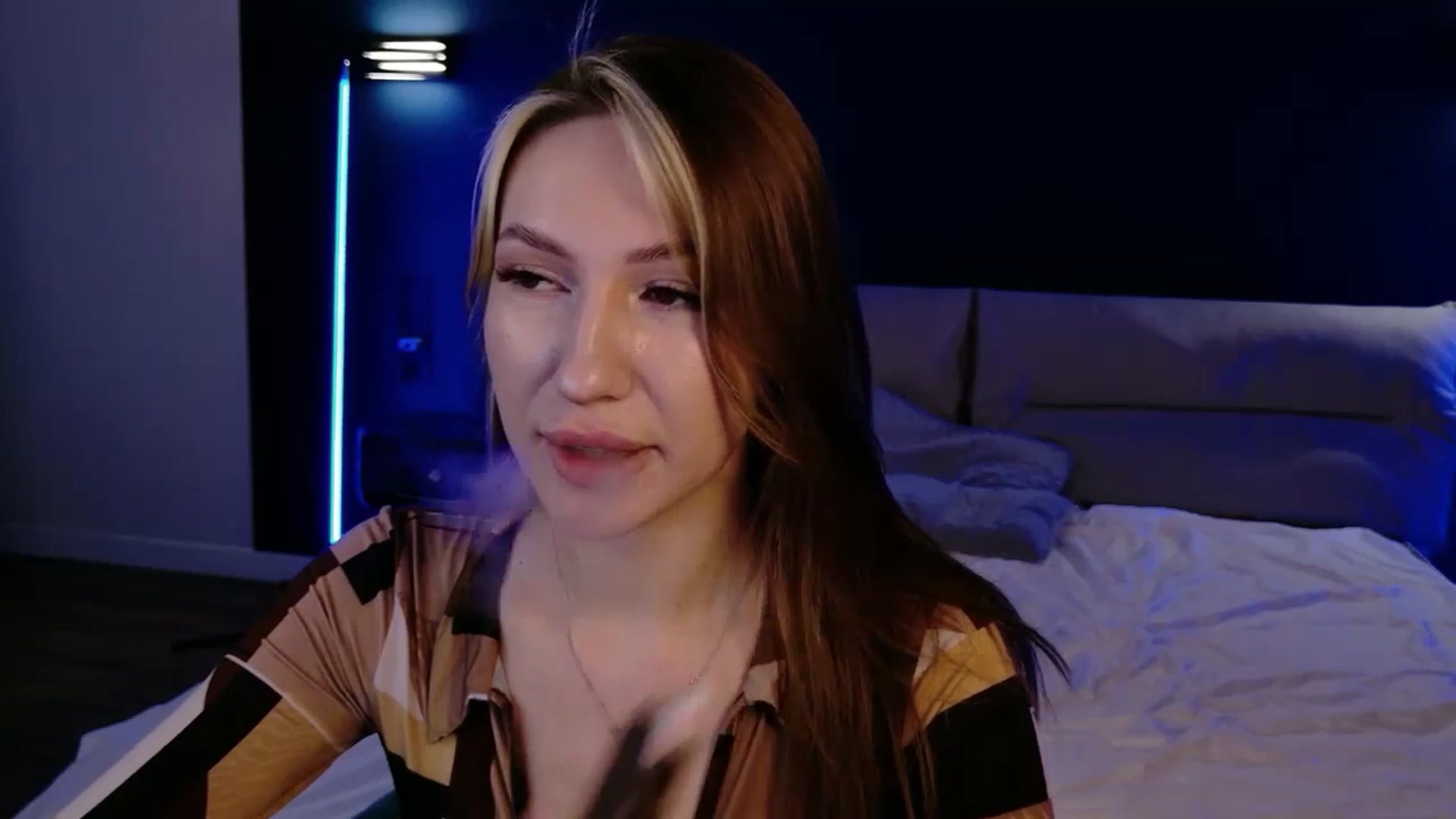 Gallery image thumbnail from LovelyGin's myfreecams stream on, 12/15/2025, 15:39 image 10 of 20