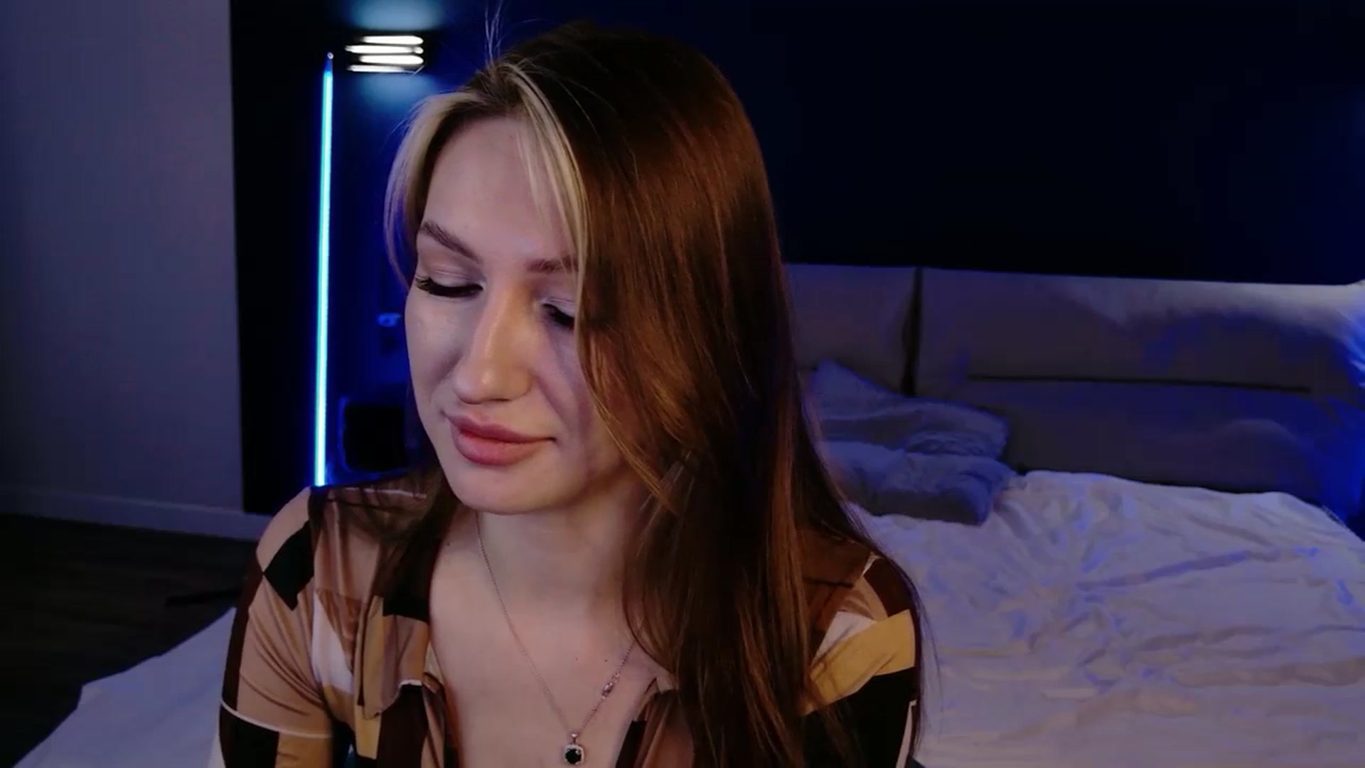 Gallery image thumbnail from LovelyGin's myfreecams stream on, 12/15/2025, 15:39 image 12 of 20