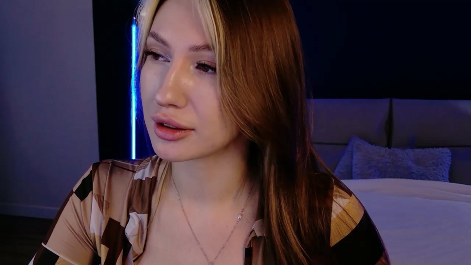 Gallery image thumbnail from LovelyGin's myfreecams stream on, 12/15/2025, 15:39 image 4 of 20