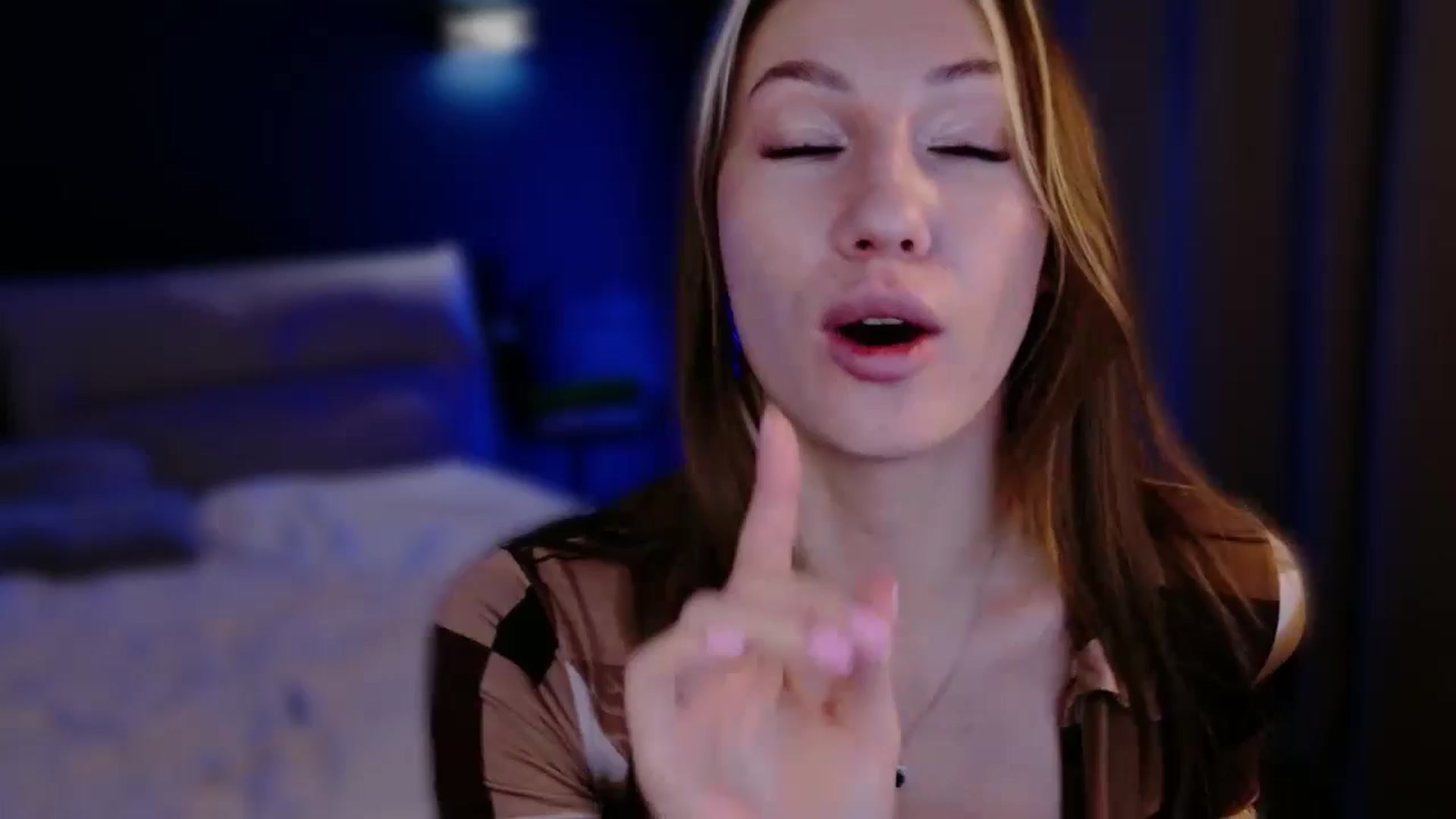 Gallery image thumbnail from LovelyGin's myfreecams stream on, 12/15/2025, 19:47 image 10 of 20