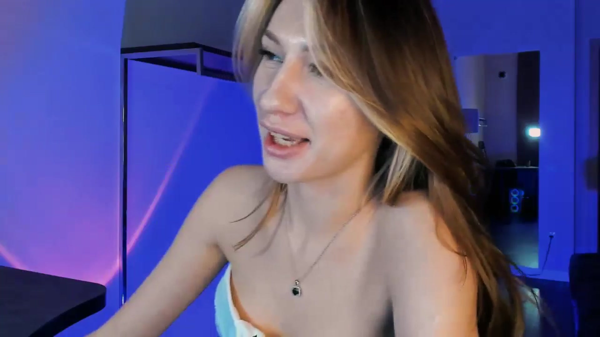 Gallery image thumbnail from LovelyGin's myfreecams stream on, 12/16/2025, 16:12 image 6 of 20
