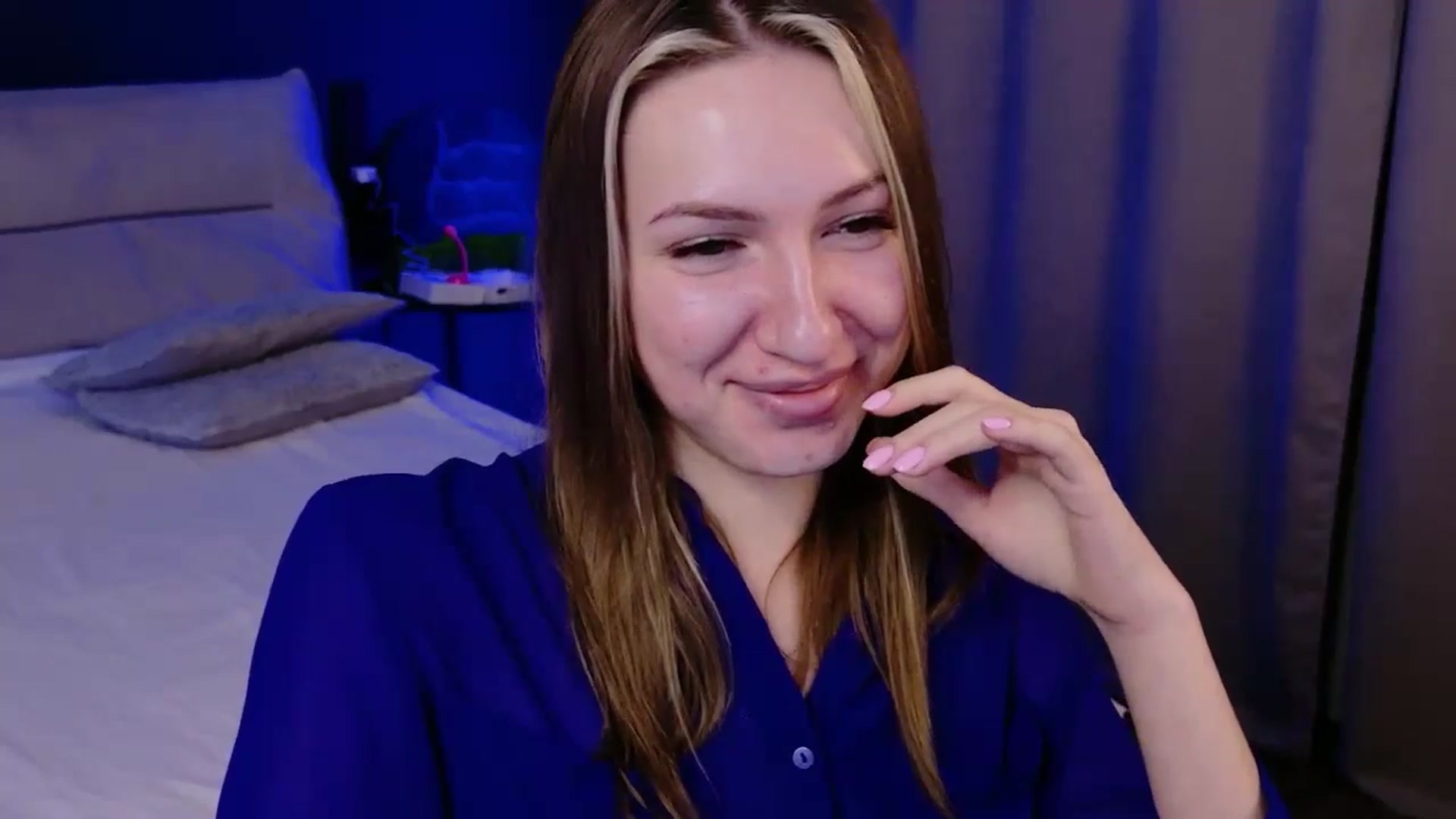 Gallery image thumbnail from LovelyGin's myfreecams stream on, 12/17/2025, 15:52 image 12 of 20