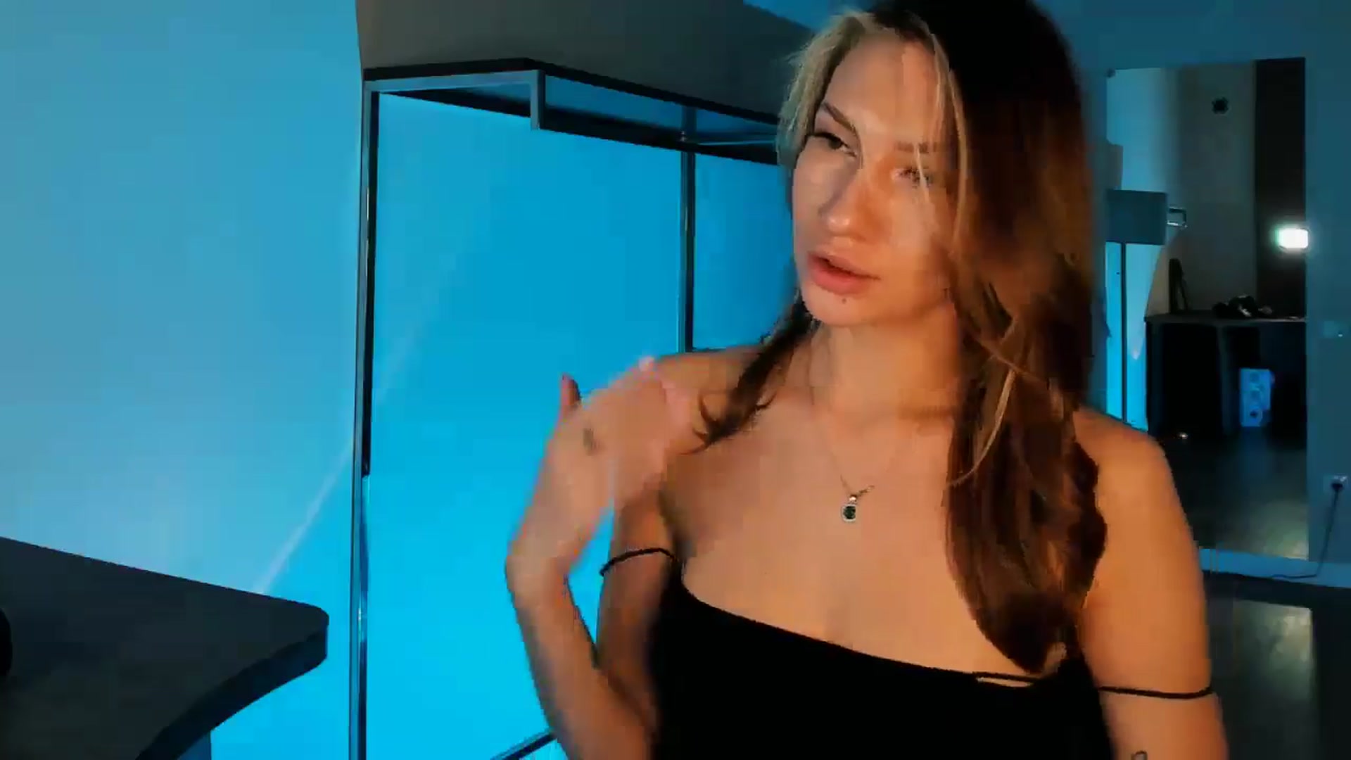 Gallery image thumbnail from LovelyGin's myfreecams stream on, 12/18/2025, 18:05 image 9 of 20