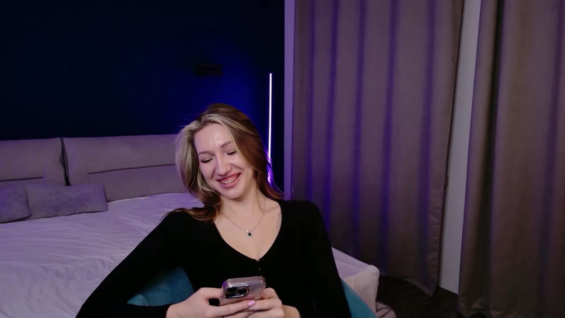 Gallery image thumbnail from LovelyGin's myfreecams stream on, 12/19/2025, 14:25 image 3 of 20