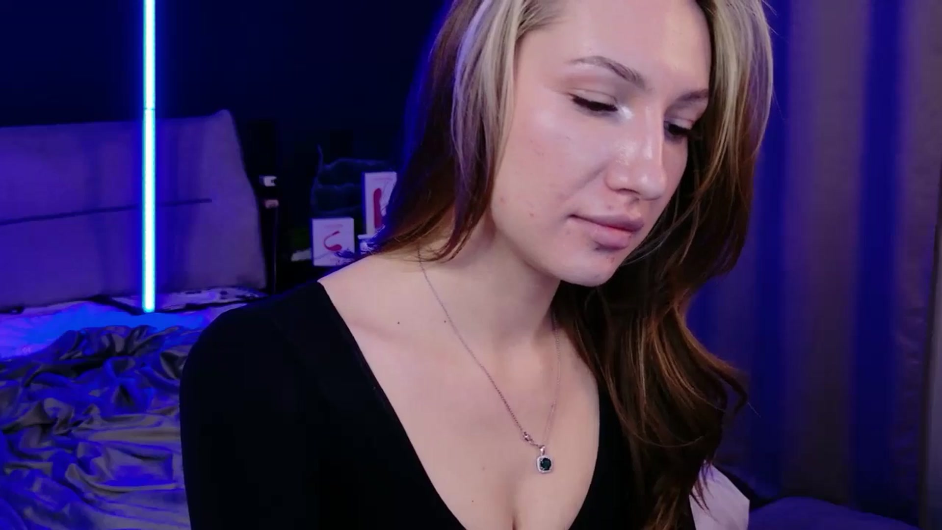 Gallery image thumbnail from LovelyGin's myfreecams stream on, 12/19/2025, 18:20 image 19 of 20
