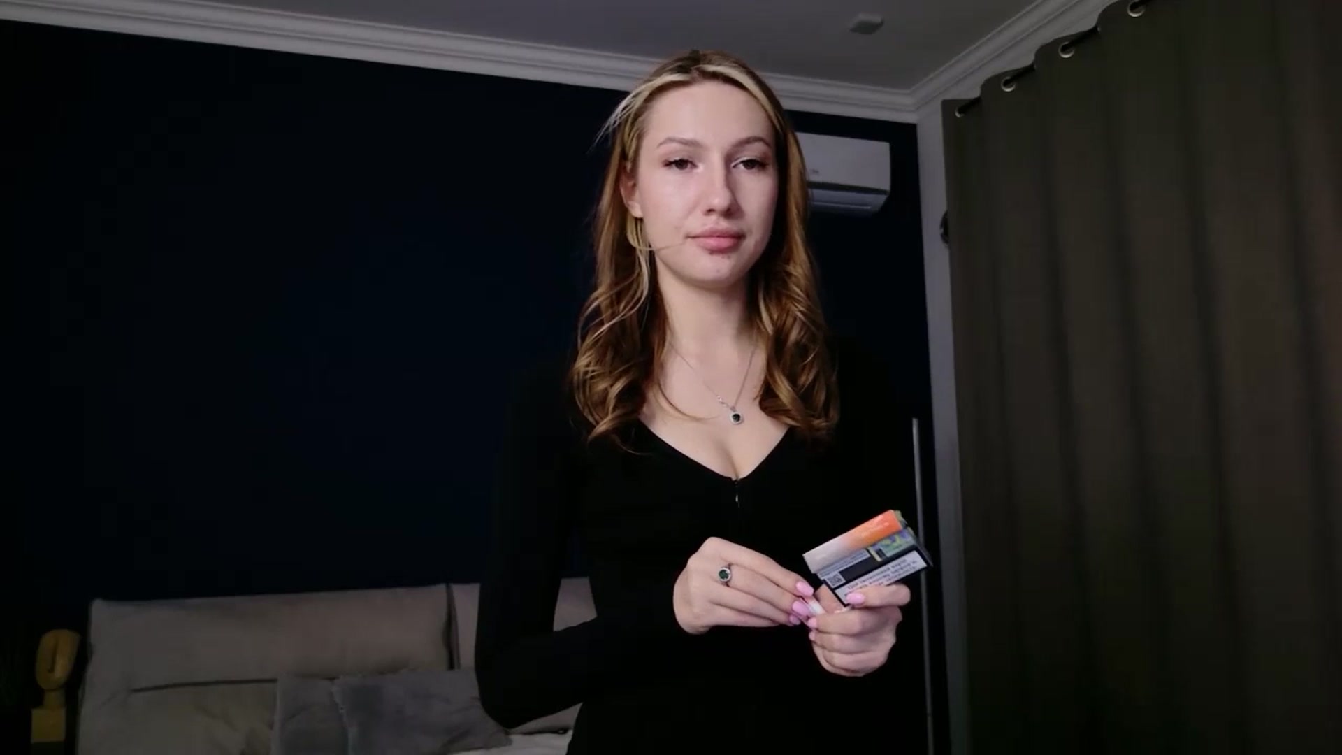 Gallery image thumbnail from LovelyGin's myfreecams stream on, 12/19/2025, 20:37 image 18 of 20