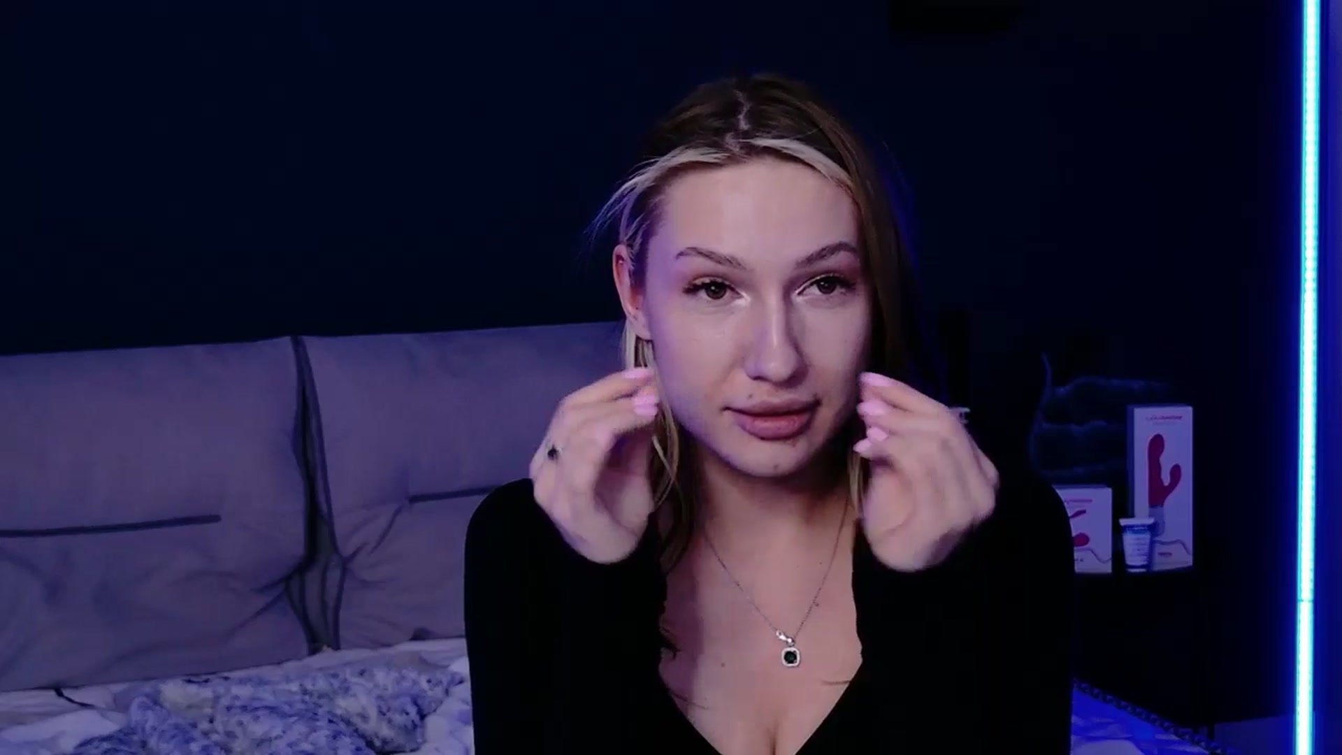 Gallery image thumbnail from LovelyGin's myfreecams stream on, 12/19/2025, 20:37 image 10 of 20