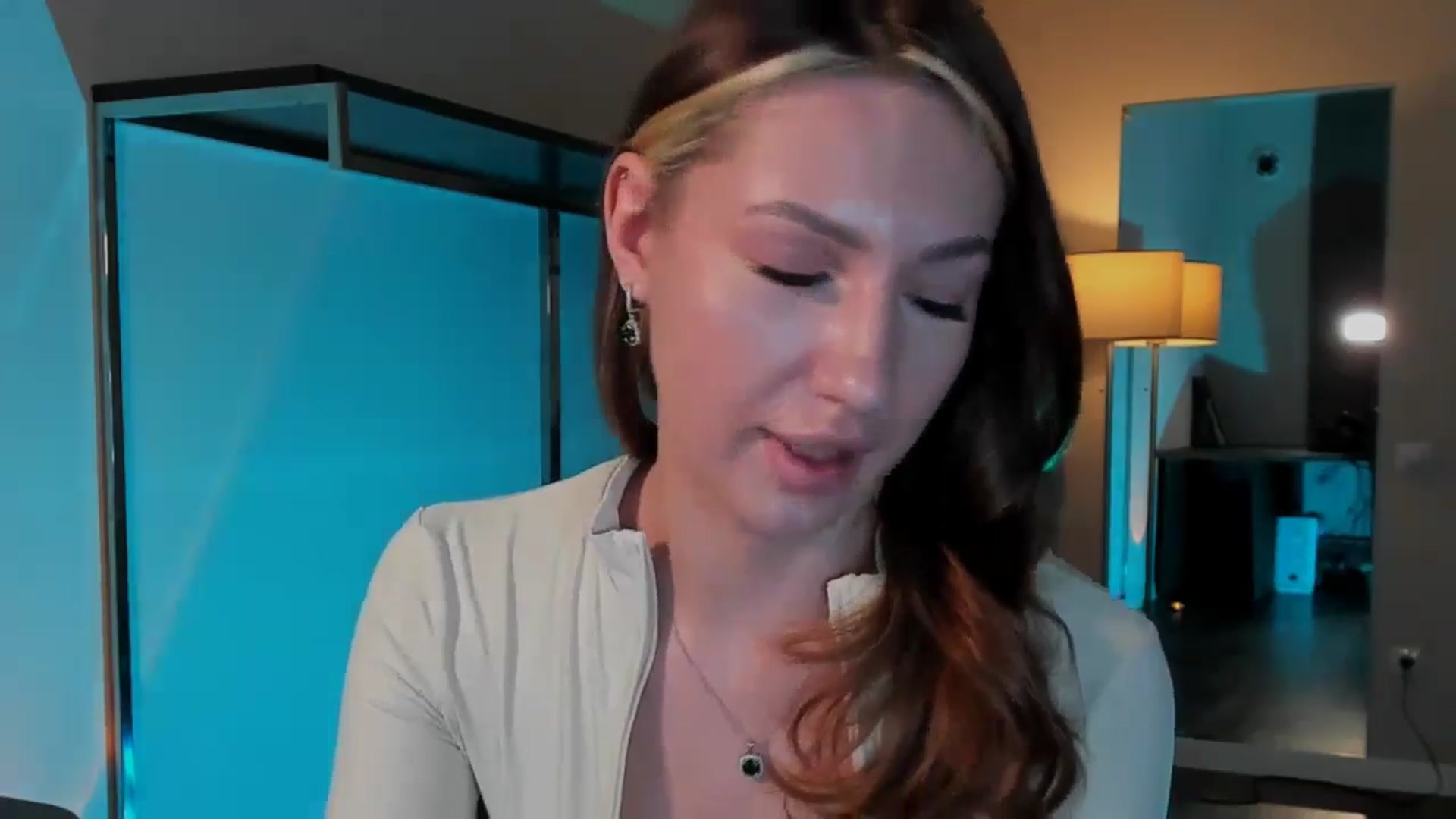 Gallery image thumbnail from LovelyGin's myfreecams stream on, 12/22/2025, 15:29 image 11 of 20