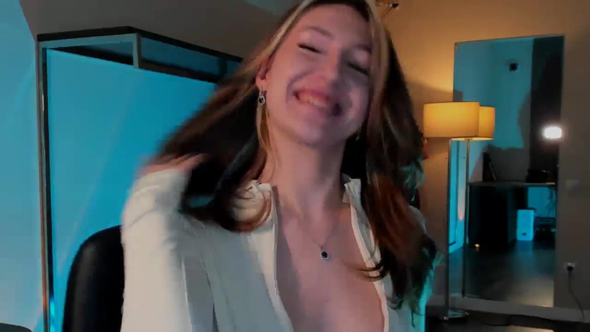 Gallery image thumbnail from LovelyGin's myfreecams stream on, 12/22/2025, 15:29 image 4 of 20