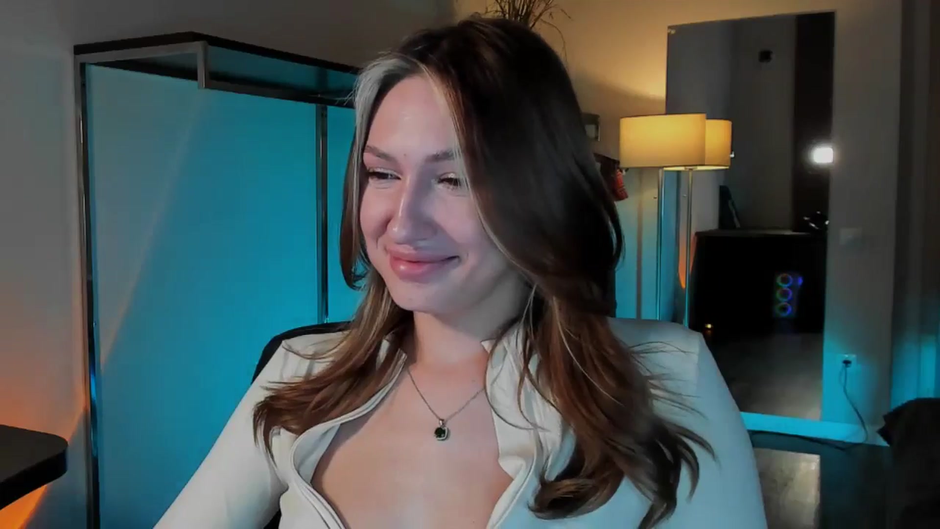 Gallery image thumbnail from LovelyGin's myfreecams stream on, 12/22/2025, 17:25 image 3 of 20