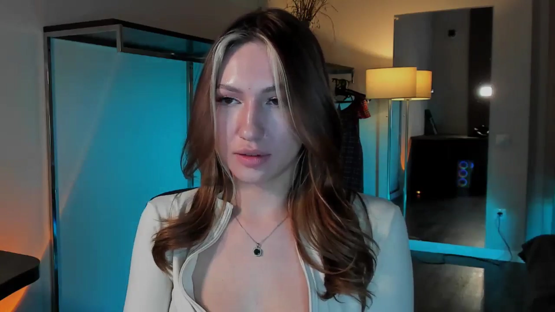 Gallery image thumbnail from LovelyGin's myfreecams stream on, 12/22/2025, 17:25 image 9 of 20