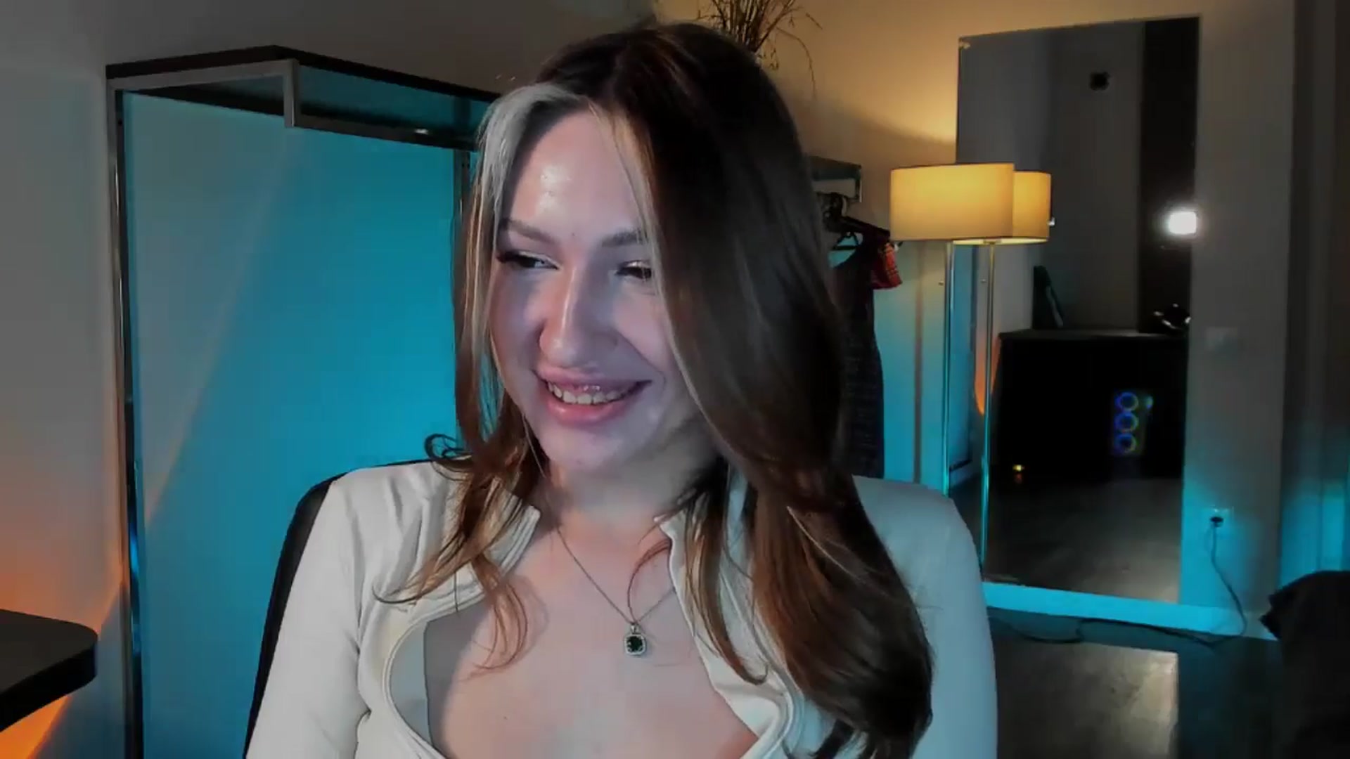 Gallery image thumbnail from LovelyGin's myfreecams stream on, 12/22/2025, 17:25 image 5 of 20