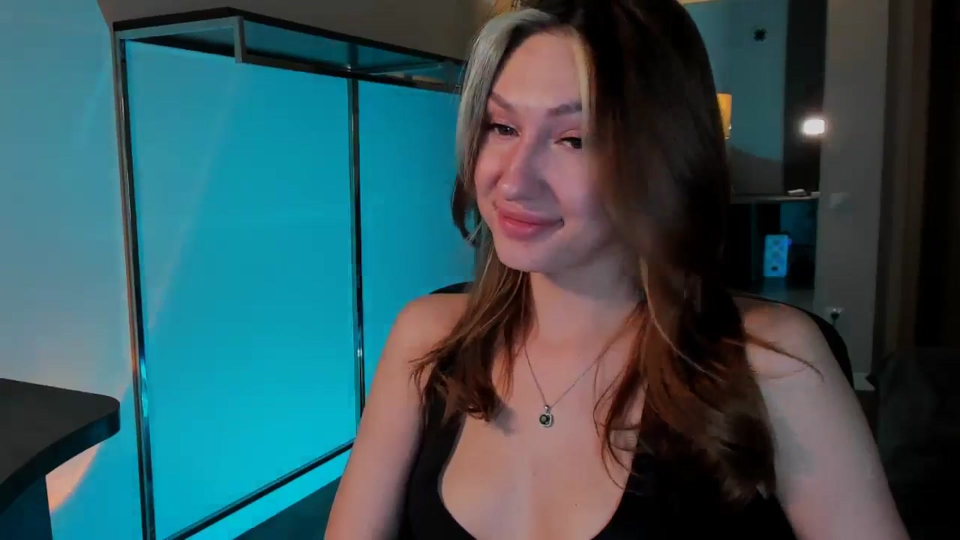Gallery image thumbnail from LovelyGin's myfreecams stream on, 12/22/2025, 19:24 image 8 of 20