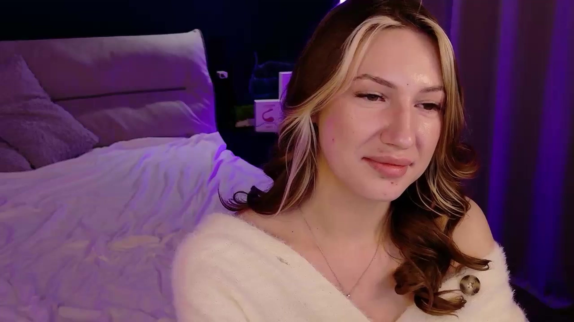 Gallery image thumbnail from LovelyGin's myfreecams stream on, 12/23/2025, 16:31 image 19 of 20